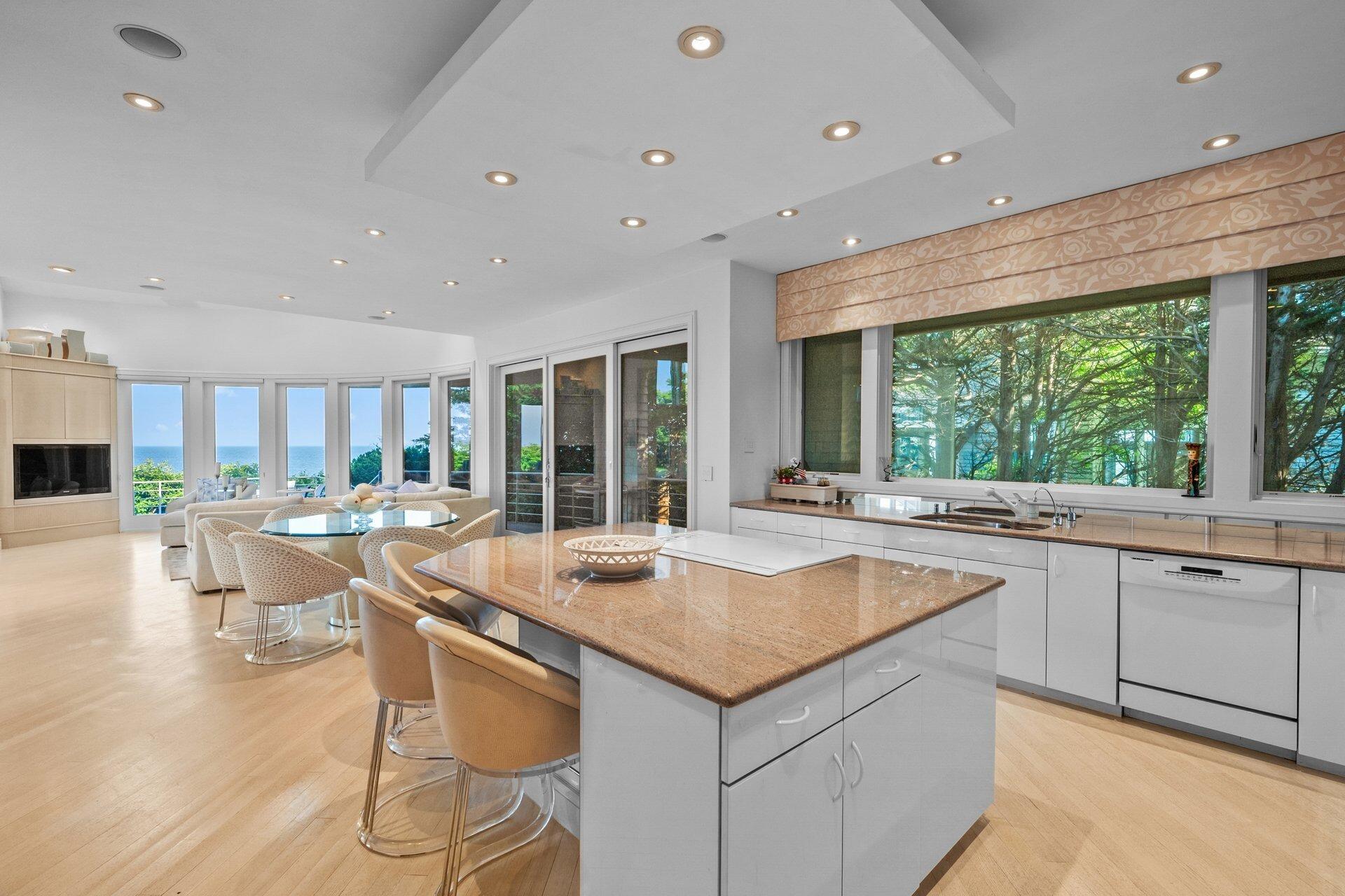 Mashpee, Massachusetts 02649, United States, 5 Bedrooms Bedrooms, ,6 BathroomsBathrooms,Residential,Active,190524