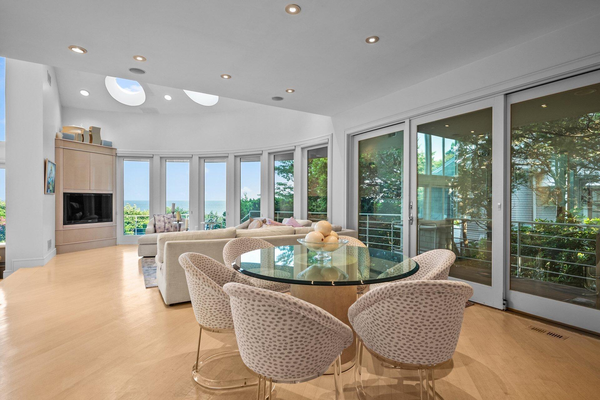 Mashpee, Massachusetts 02649, United States, 5 Bedrooms Bedrooms, ,6 BathroomsBathrooms,Residential,Active,190524