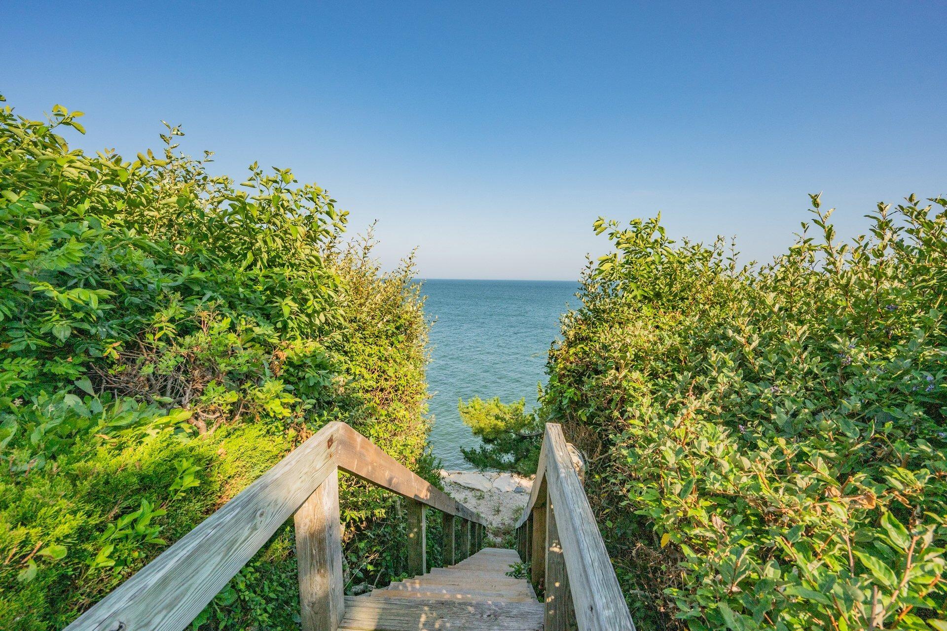 Mashpee, Massachusetts 02649, United States, 5 Bedrooms Bedrooms, ,6 BathroomsBathrooms,Residential,Active,190524