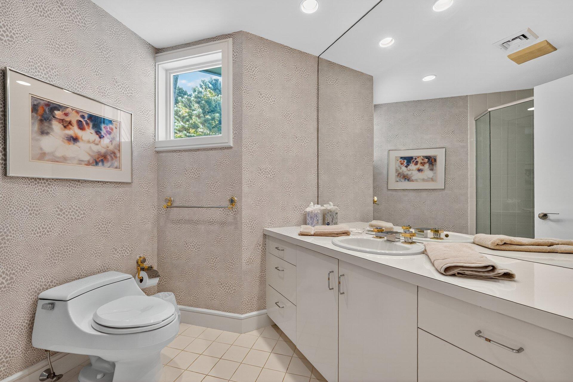 Mashpee, Massachusetts 02649, United States, 5 Bedrooms Bedrooms, ,6 BathroomsBathrooms,Residential,Active,190524