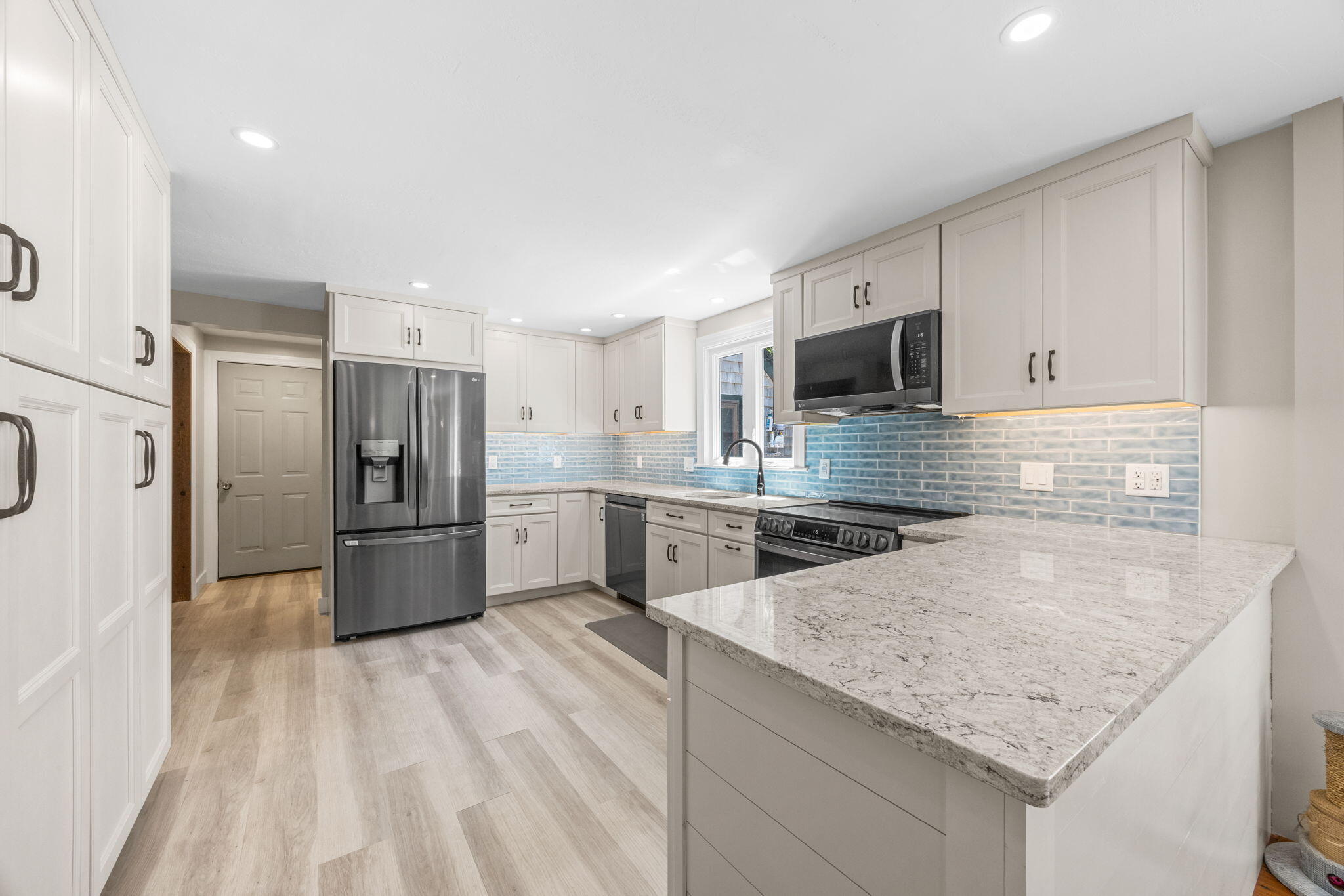 Brewster, Massachusetts 02631, United States, 3 Bedrooms Bedrooms, ,2 BathroomsBathrooms,Residential,Active,173827