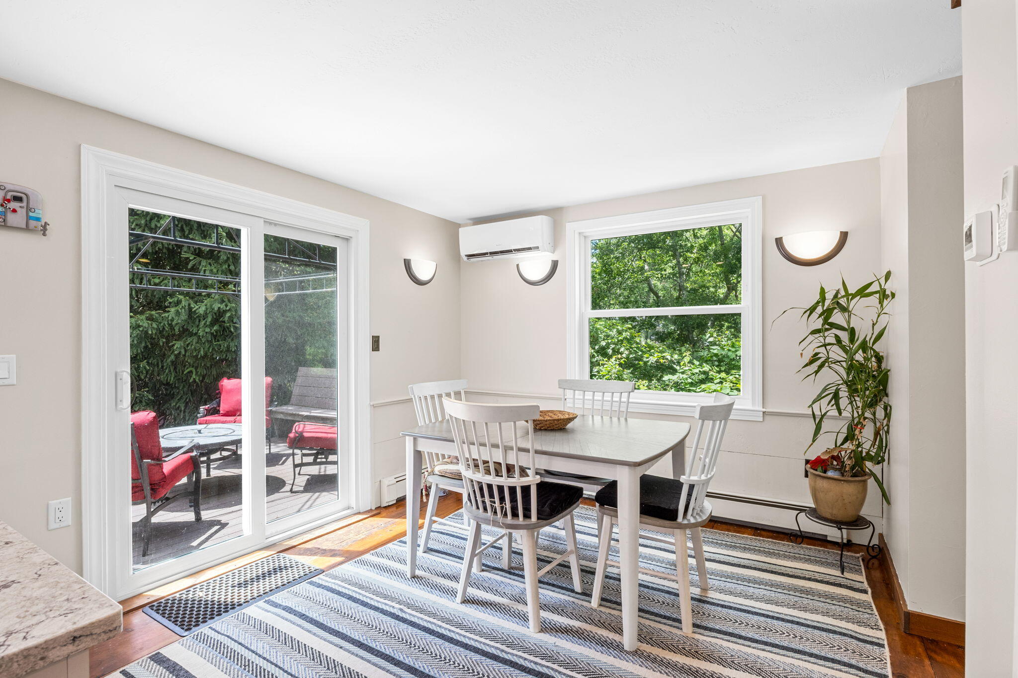 Brewster, Massachusetts 02631, United States, 3 Bedrooms Bedrooms, ,2 BathroomsBathrooms,Residential,Active,173827