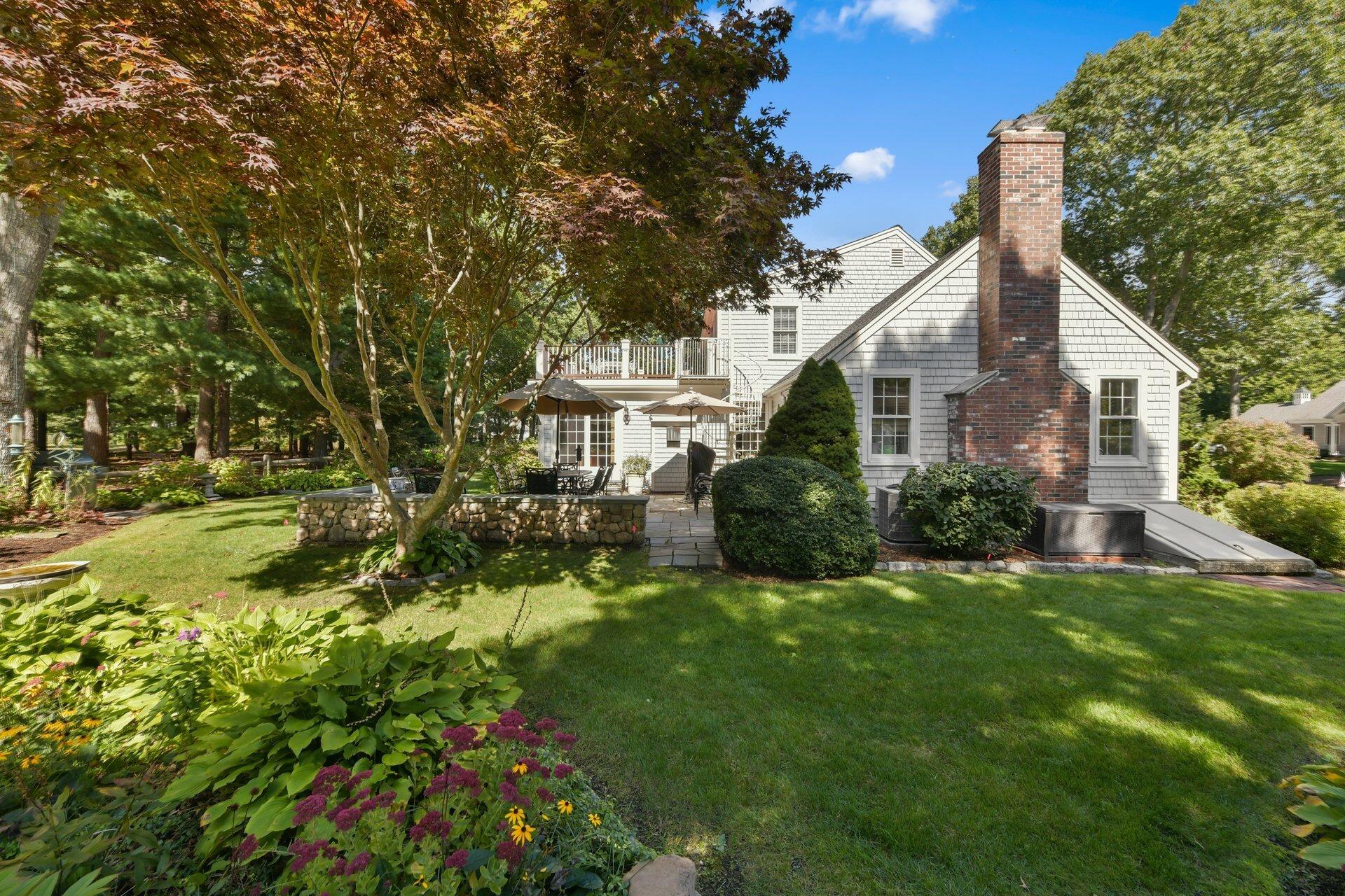 Cotuit, Massachusetts 02635, United States, 3 Bedrooms Bedrooms, ,3 BathroomsBathrooms,Residential,Active,221809