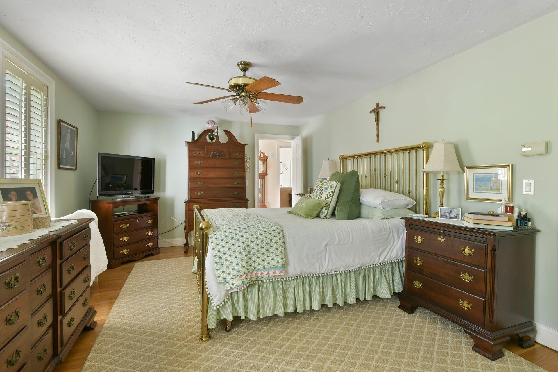 Cotuit, Massachusetts 02635, United States, 3 Bedrooms Bedrooms, ,3 BathroomsBathrooms,Residential,Active,221809