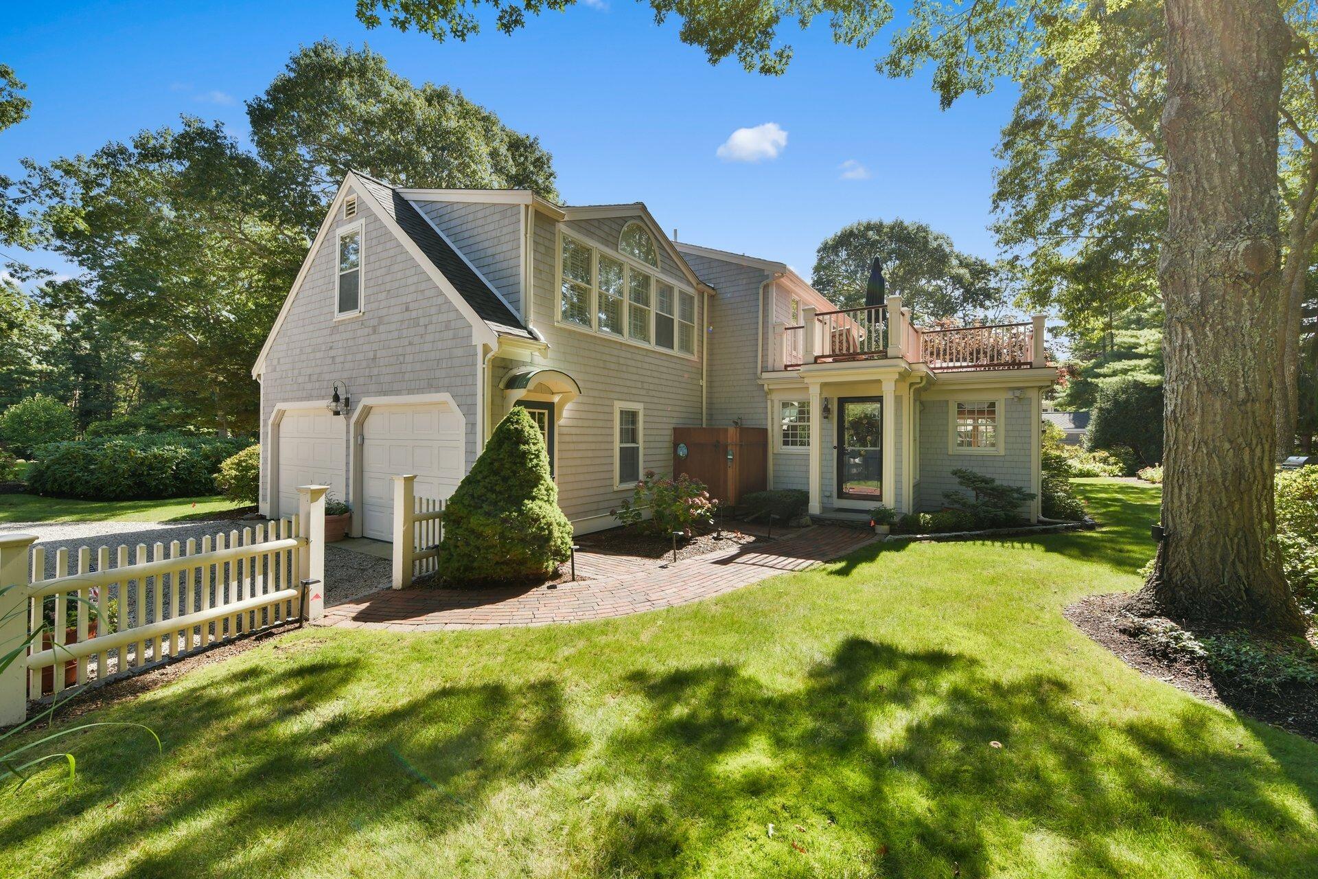 Cotuit, Massachusetts 02635, United States, 3 Bedrooms Bedrooms, ,3 BathroomsBathrooms,Residential,Active,221809