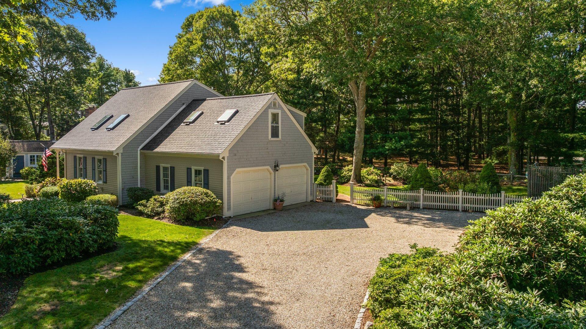 Cotuit, Massachusetts 02635, United States, 3 Bedrooms Bedrooms, ,3 BathroomsBathrooms,Residential,Active,221809