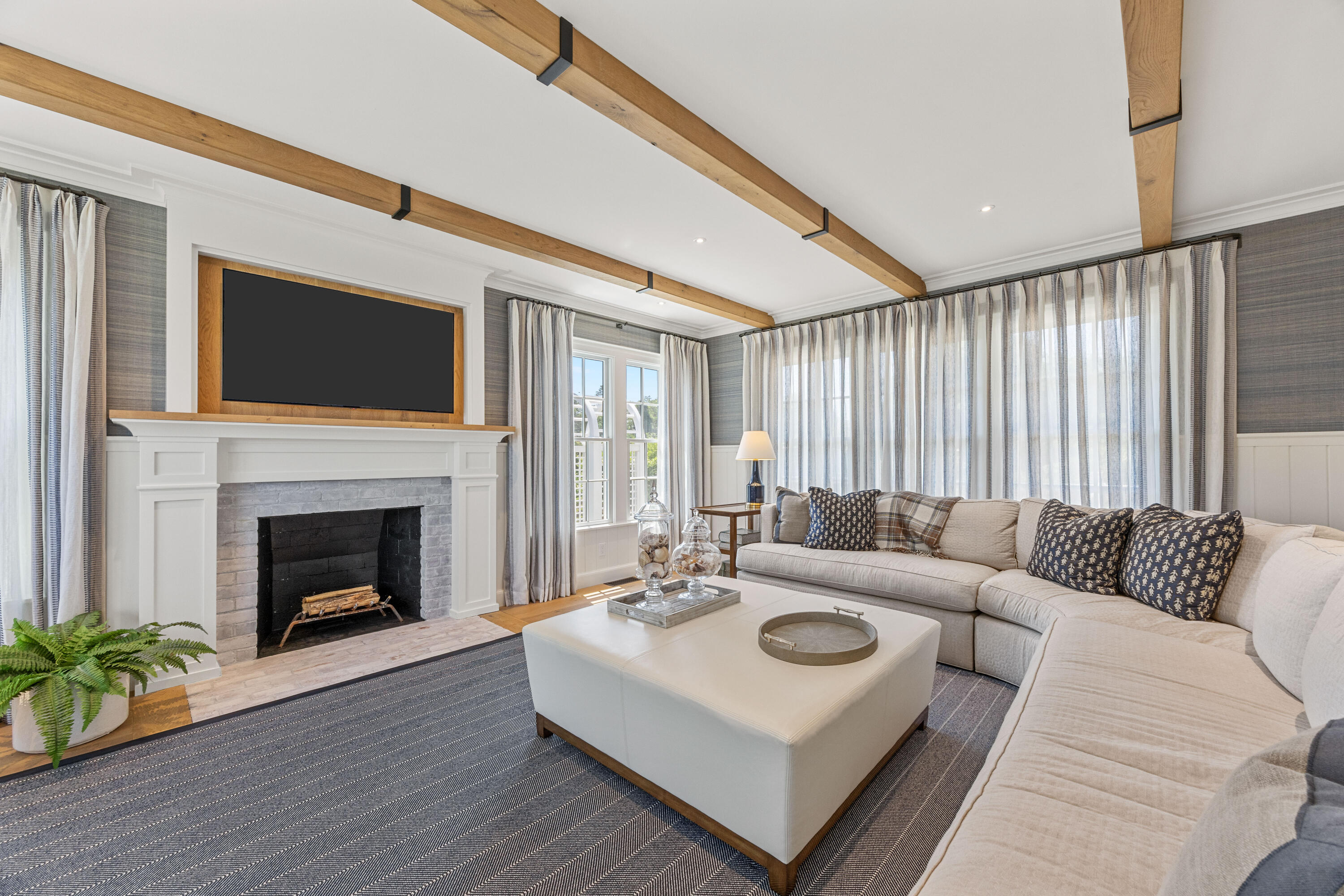 Chatham, Massachusetts 02633, United States, 5 Bedrooms Bedrooms, ,7 BathroomsBathrooms,Residential,Active,198031