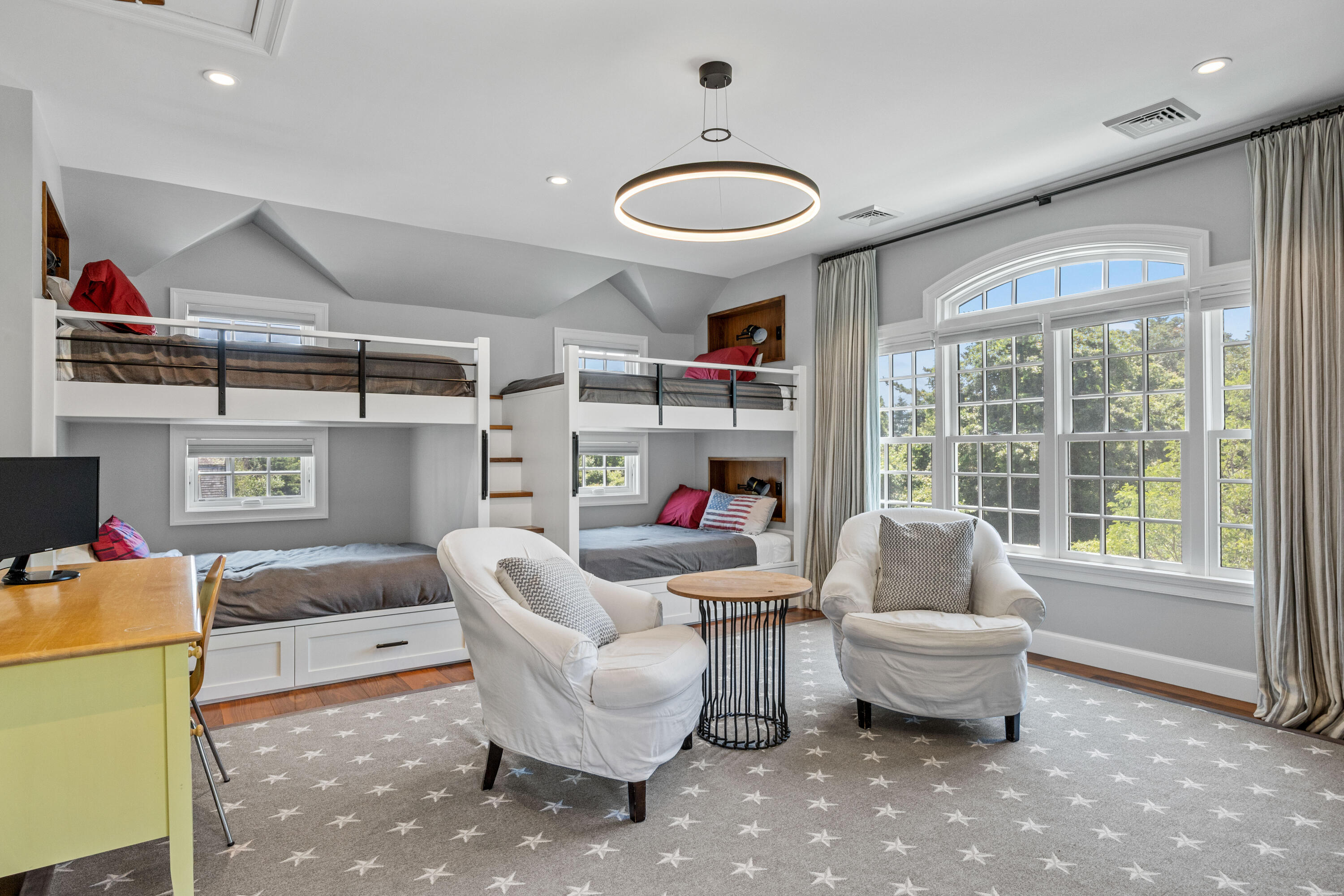 Chatham, Massachusetts 02633, United States, 5 Bedrooms Bedrooms, ,7 BathroomsBathrooms,Residential,Active,198031