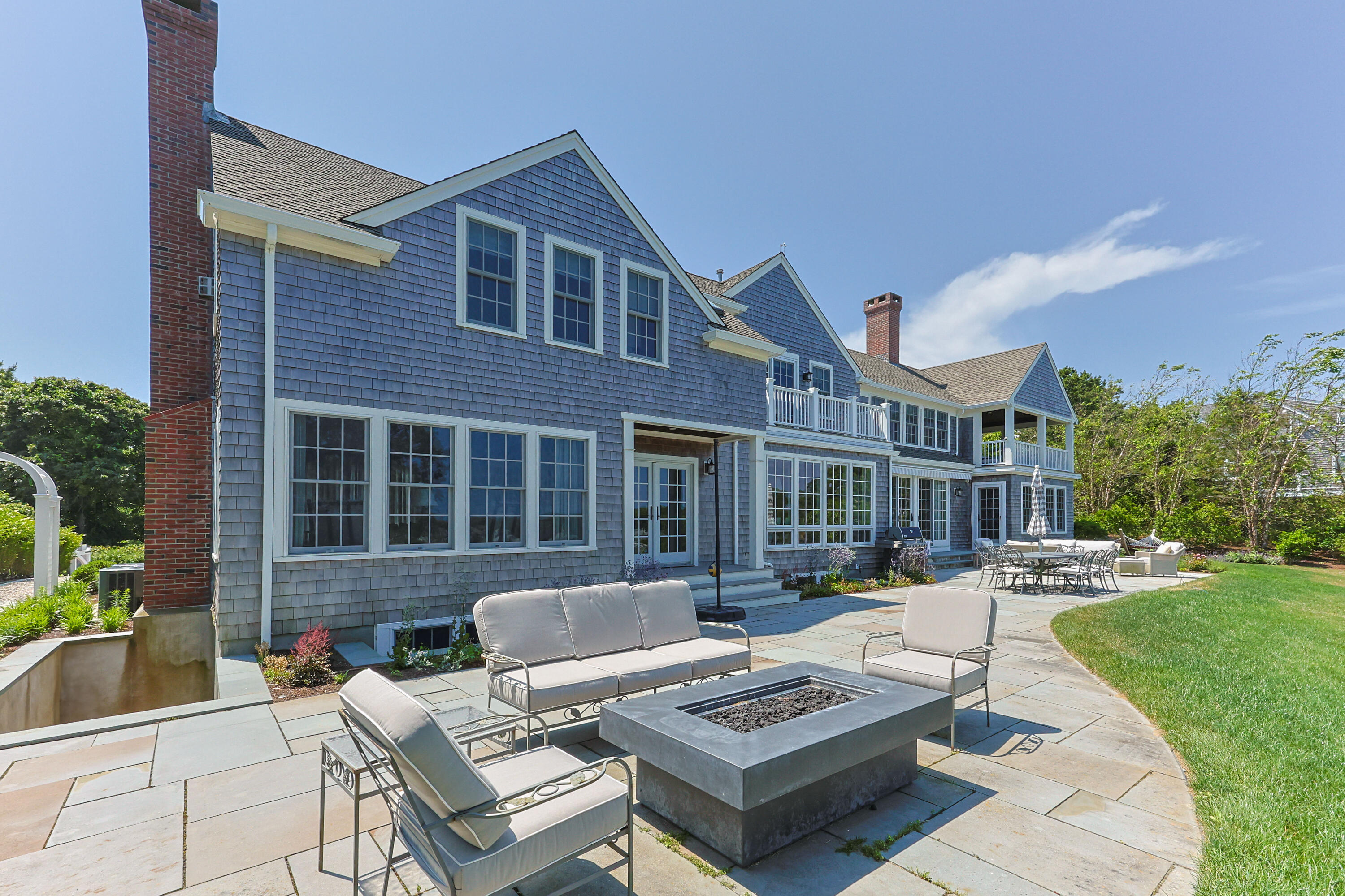 Chatham, Massachusetts 02633, United States, 5 Bedrooms Bedrooms, ,7 BathroomsBathrooms,Residential,Active,198031