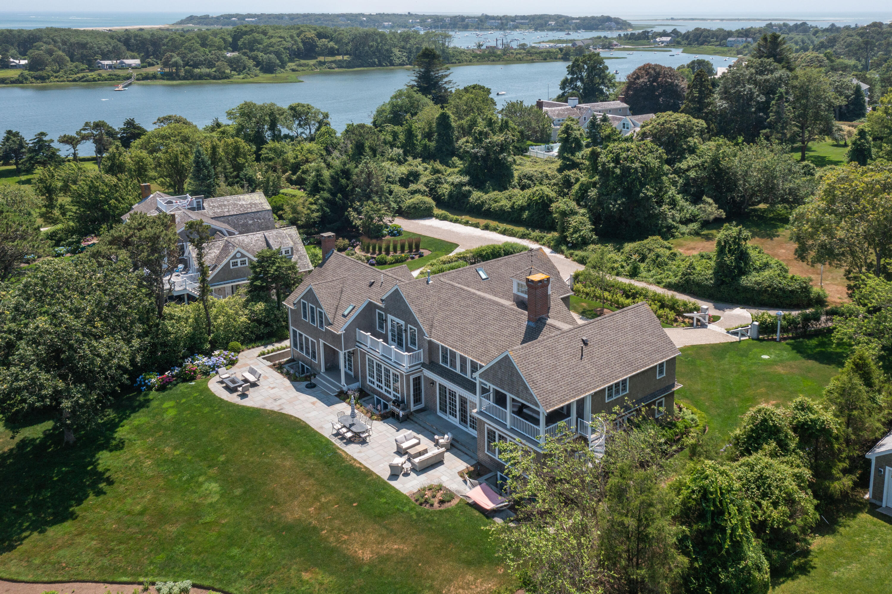 Chatham, Massachusetts 02633, United States, 5 Bedrooms Bedrooms, ,7 BathroomsBathrooms,Residential,Active,198031