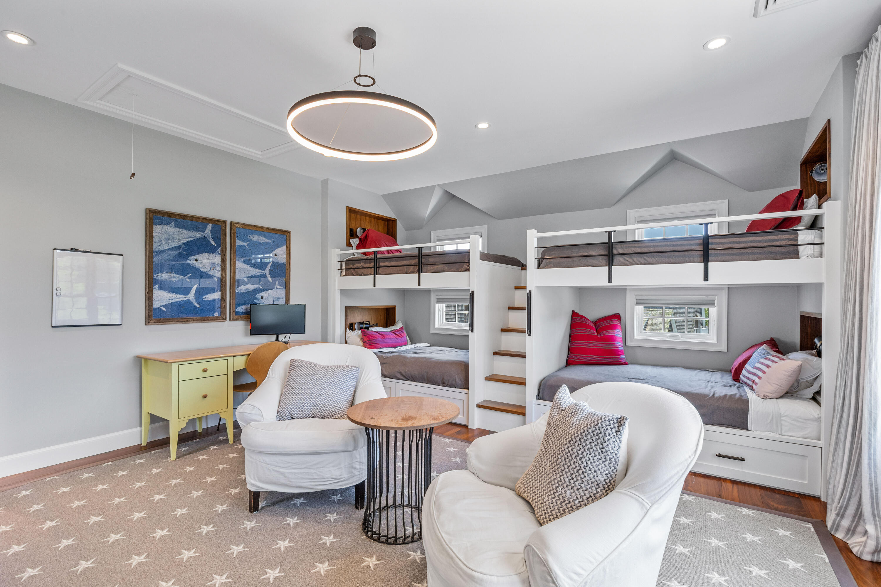 Chatham, Massachusetts 02633, United States, 5 Bedrooms Bedrooms, ,7 BathroomsBathrooms,Residential,Active,198031