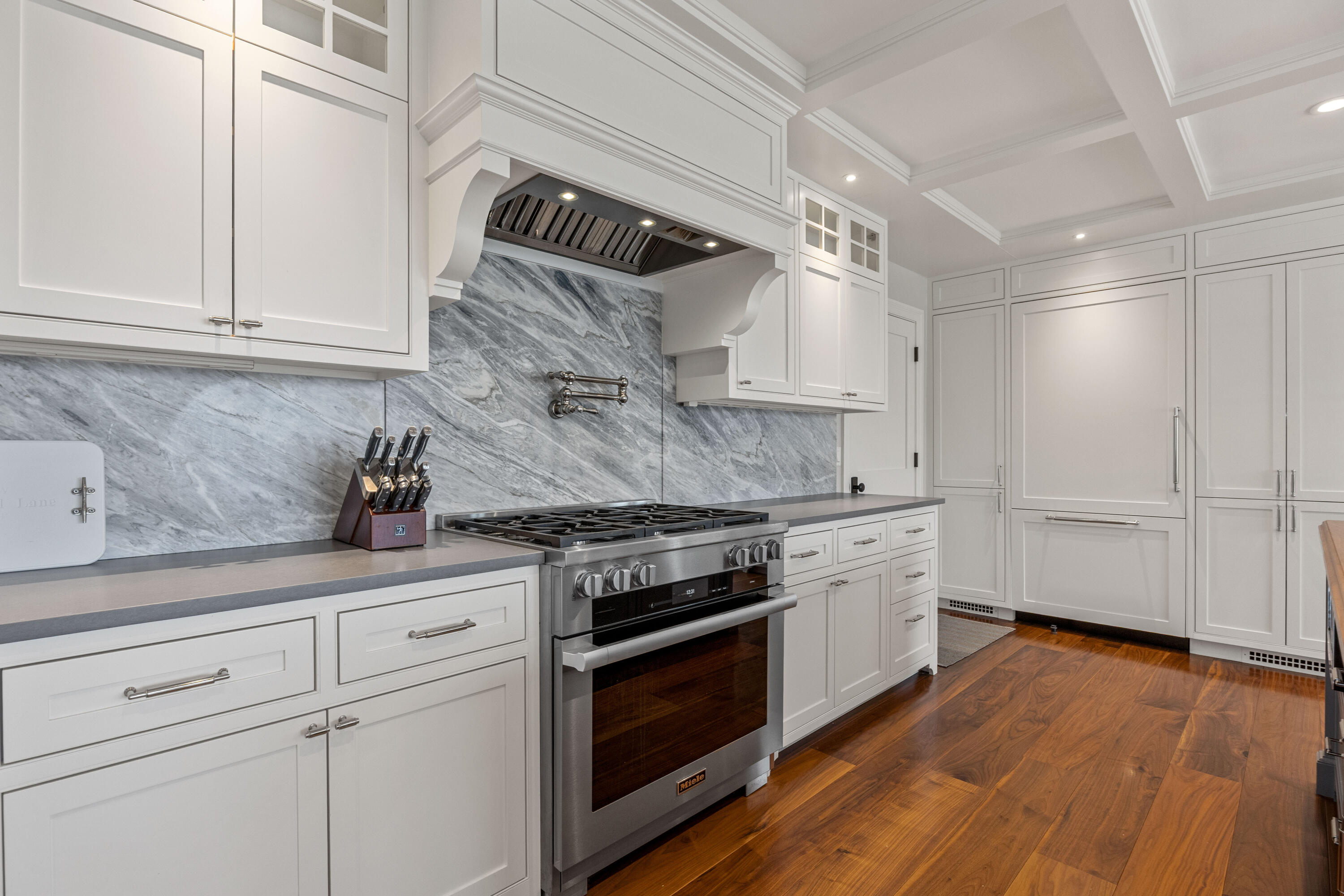 Chatham, Massachusetts 02633, United States, 5 Bedrooms Bedrooms, ,7 BathroomsBathrooms,Residential,Active,198031