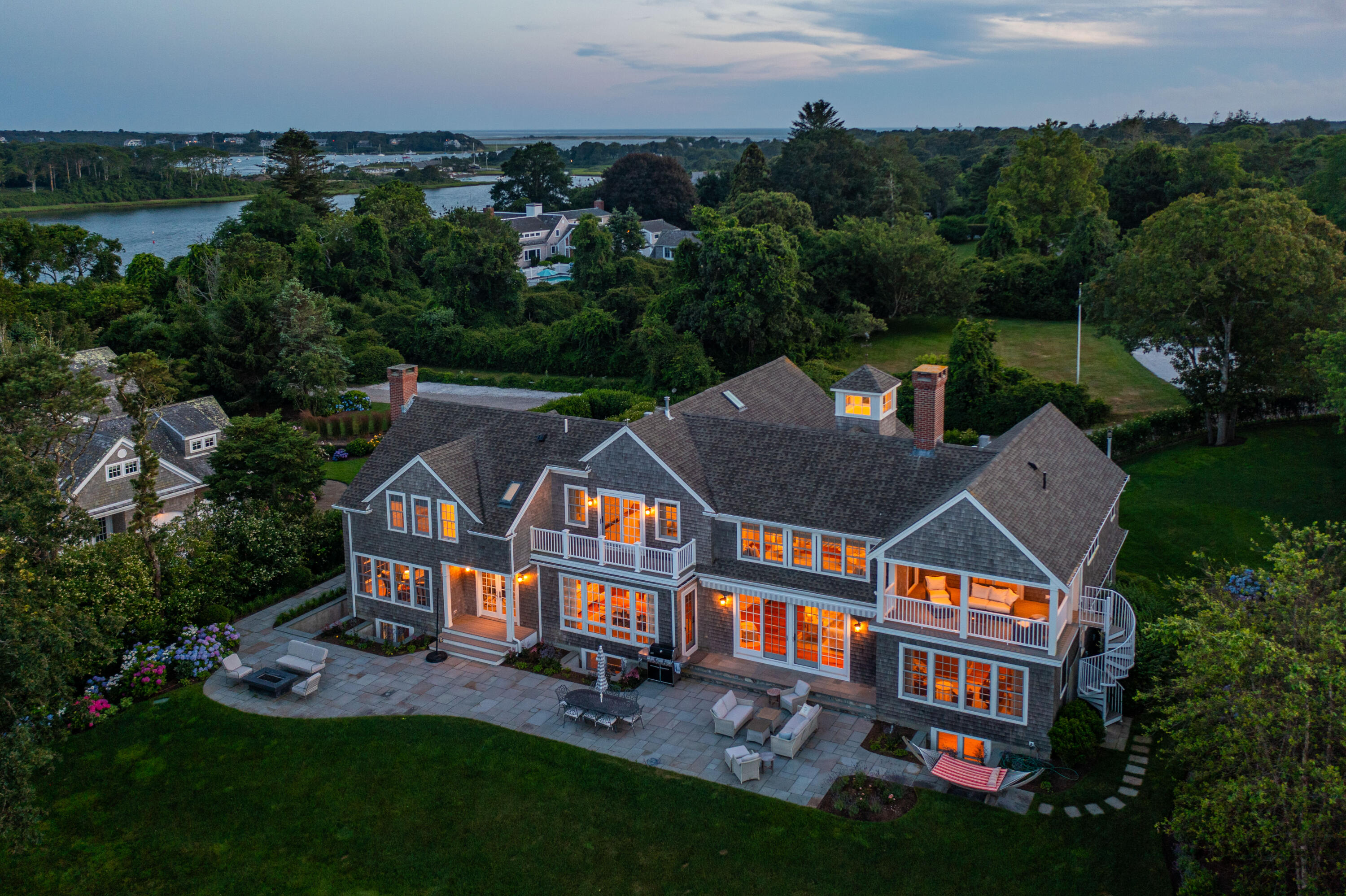 Chatham, Massachusetts 02633, United States, 5 Bedrooms Bedrooms, ,7 BathroomsBathrooms,Residential,Active,198031