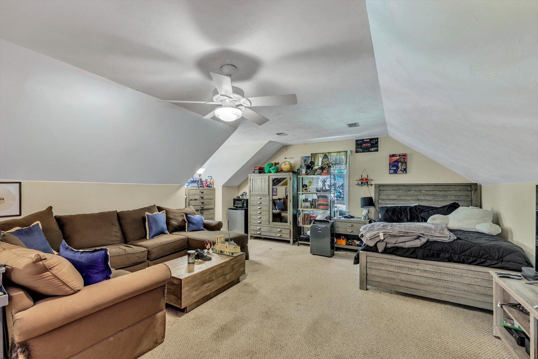 Pembroke, Massachusetts 02359, United States, 4 Bedrooms Bedrooms, ,4 BathroomsBathrooms,Residential,Active,220797