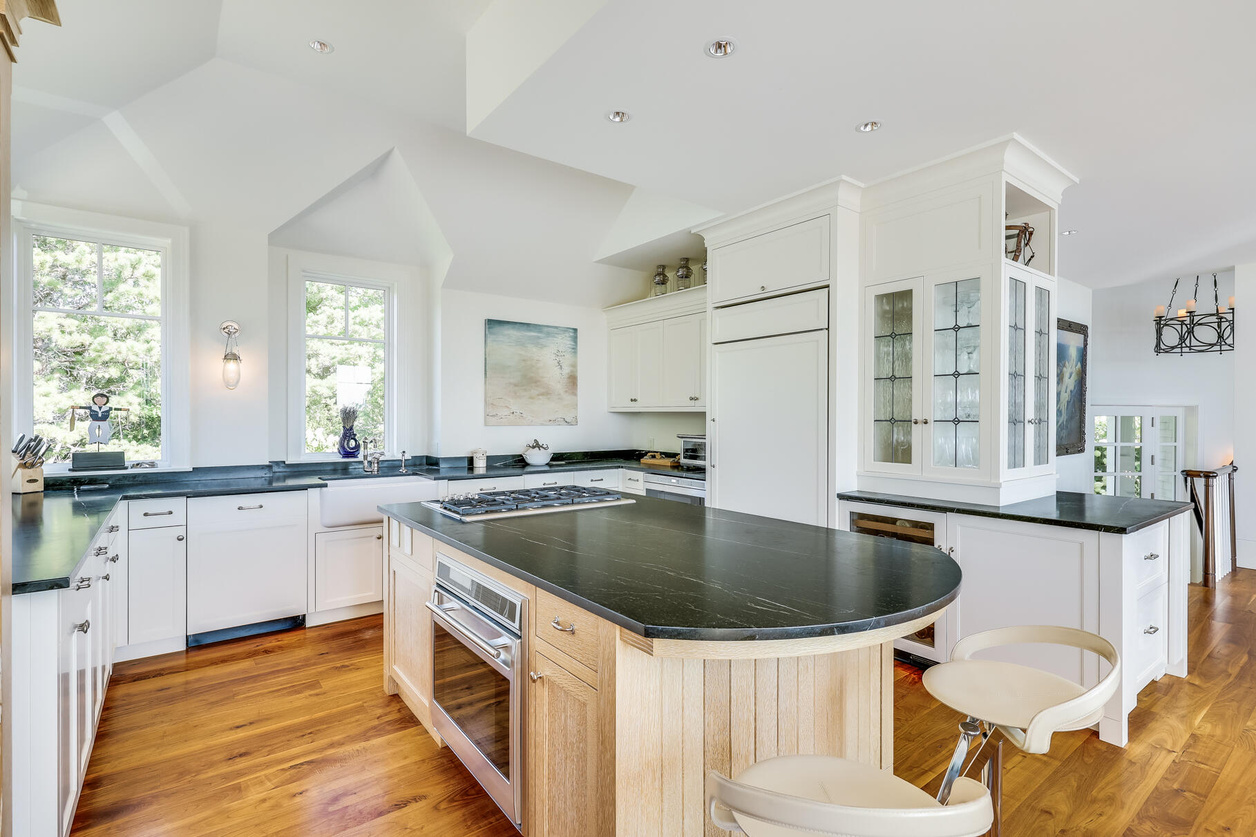 West Yarmouth, Massachusetts 02673, United States, 4 Bedrooms Bedrooms, ,5 BathroomsBathrooms,Residential,Active,111064