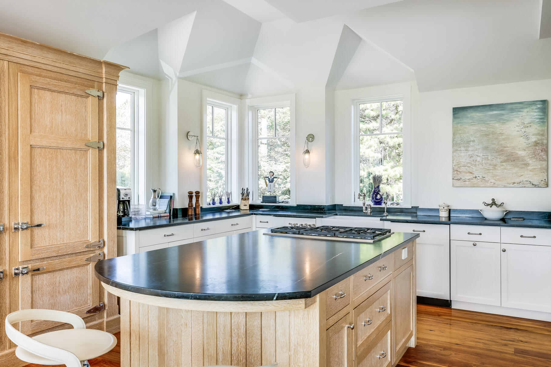 West Yarmouth, Massachusetts 02673, United States, 4 Bedrooms Bedrooms, ,5 BathroomsBathrooms,Residential,Active,111064