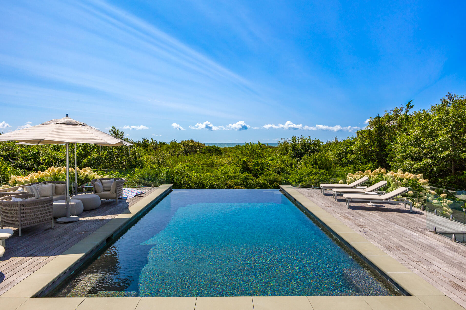 West Yarmouth, Massachusetts 02673, United States, 4 Bedrooms Bedrooms, ,5 BathroomsBathrooms,Residential,Active,111064