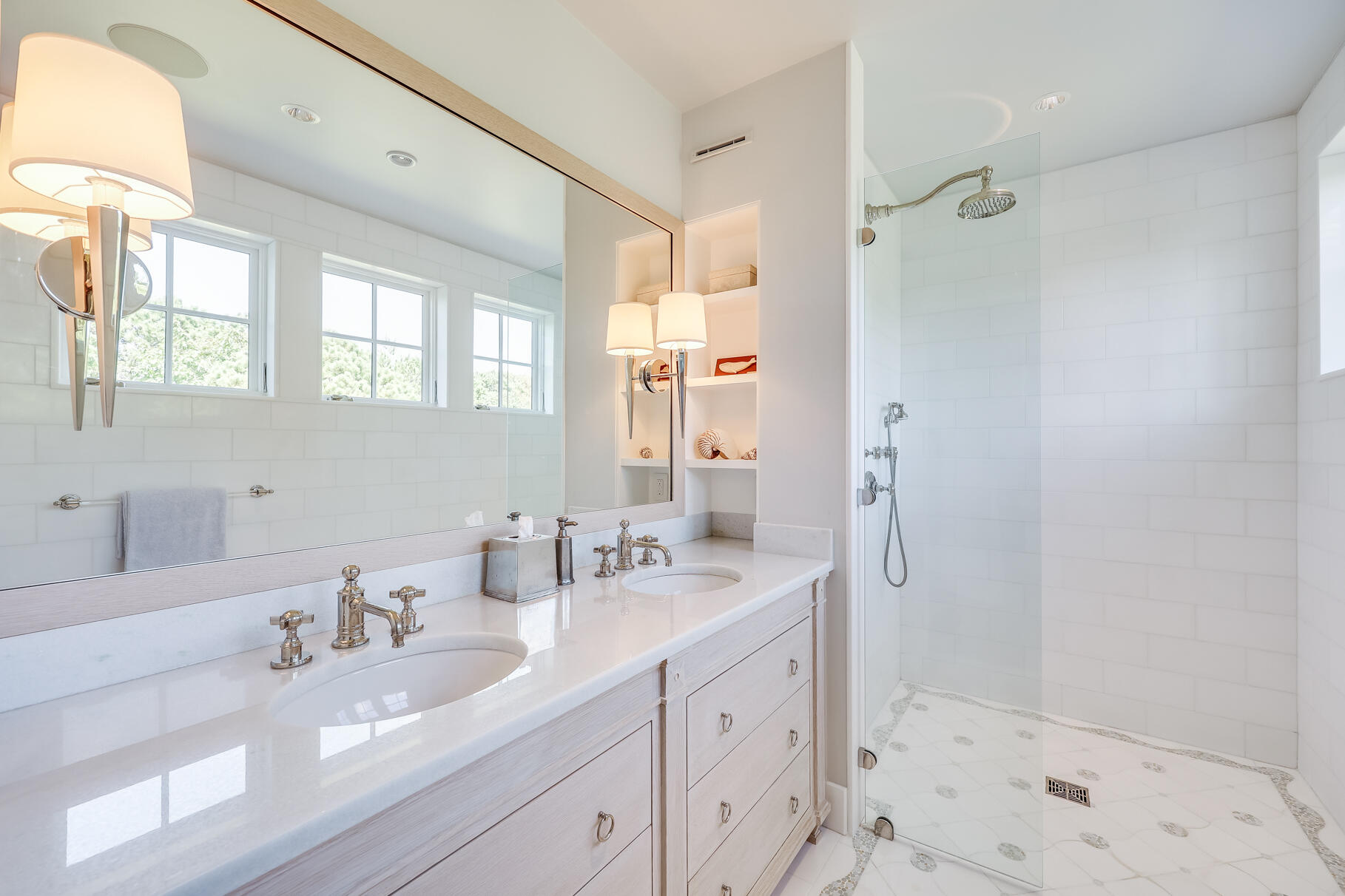 West Yarmouth, Massachusetts 02673, United States, 4 Bedrooms Bedrooms, ,5 BathroomsBathrooms,Residential,Active,111064