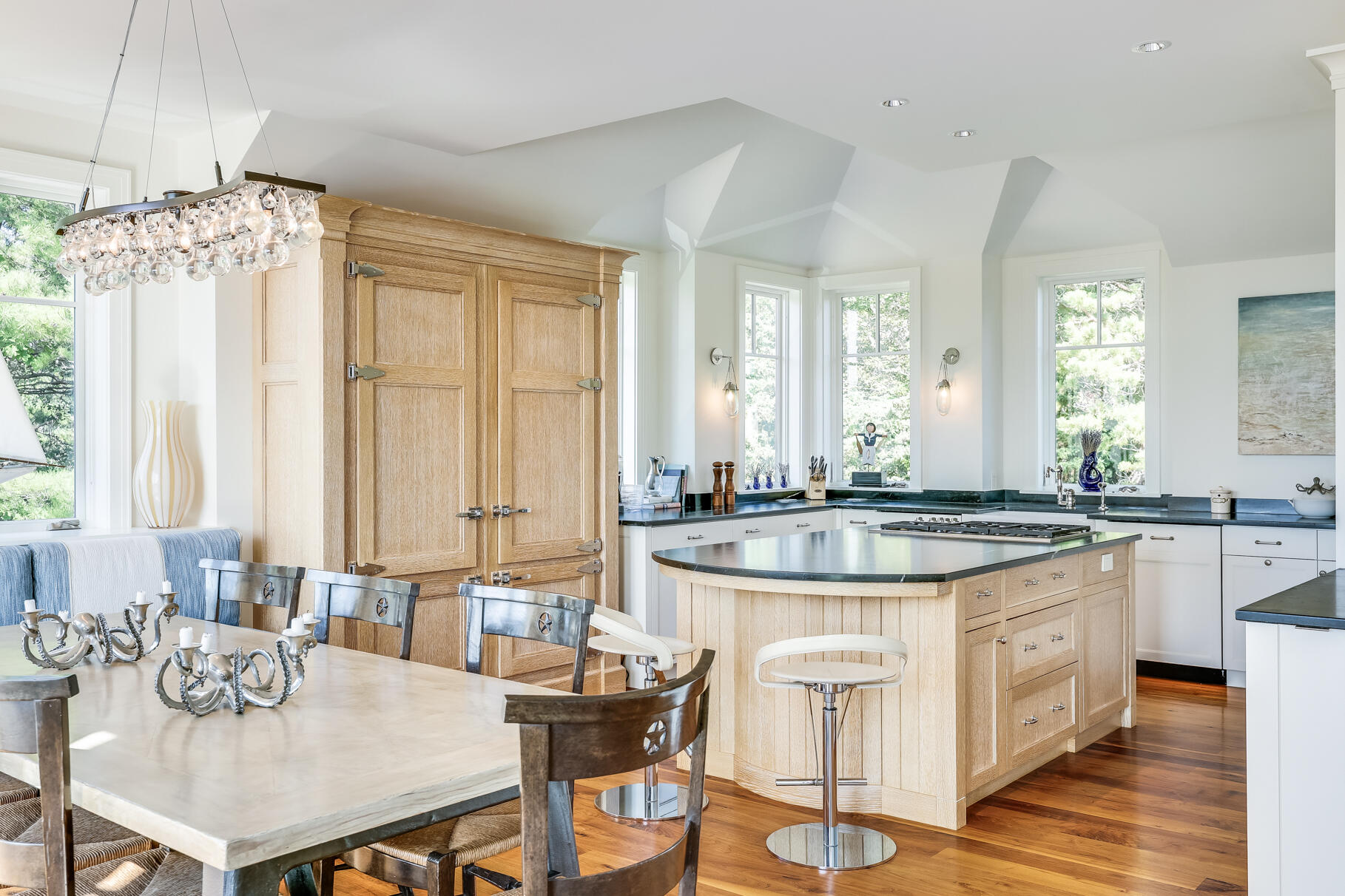 West Yarmouth, Massachusetts 02673, United States, 4 Bedrooms Bedrooms, ,5 BathroomsBathrooms,Residential,Active,111064