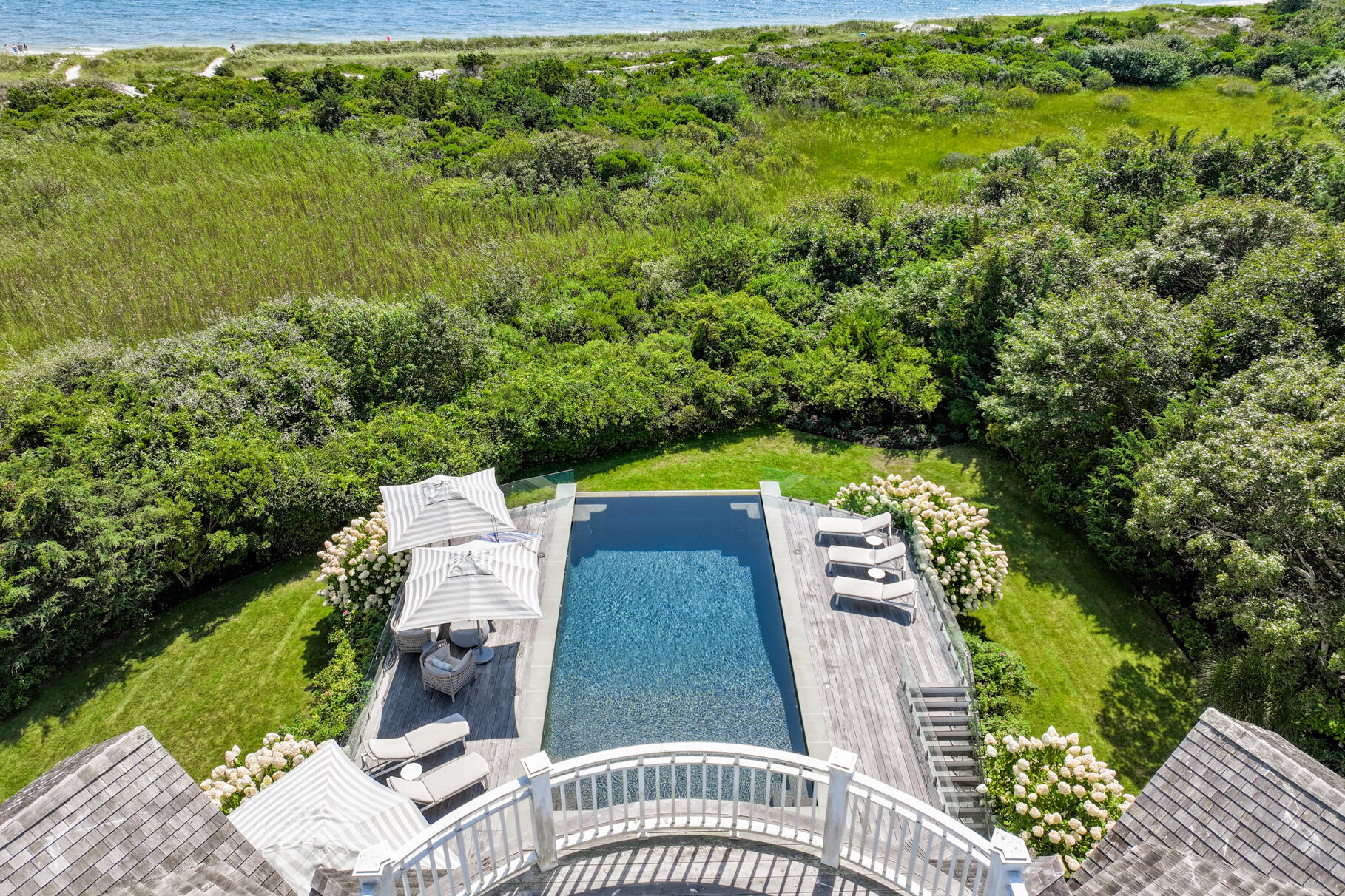 West Yarmouth, Massachusetts 02673, United States, 4 Bedrooms Bedrooms, ,5 BathroomsBathrooms,Residential,Active,111064