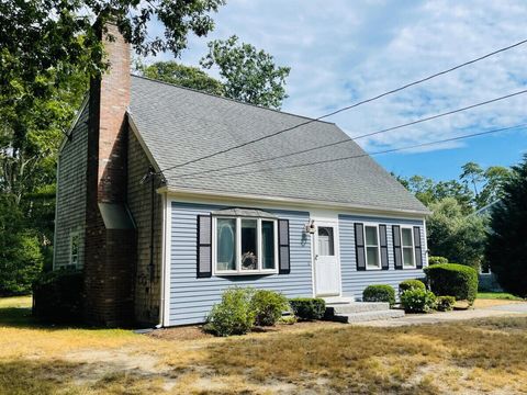 Photo of 9 James Circle, Mashpee, MA 02649 (MLS # 22602164)