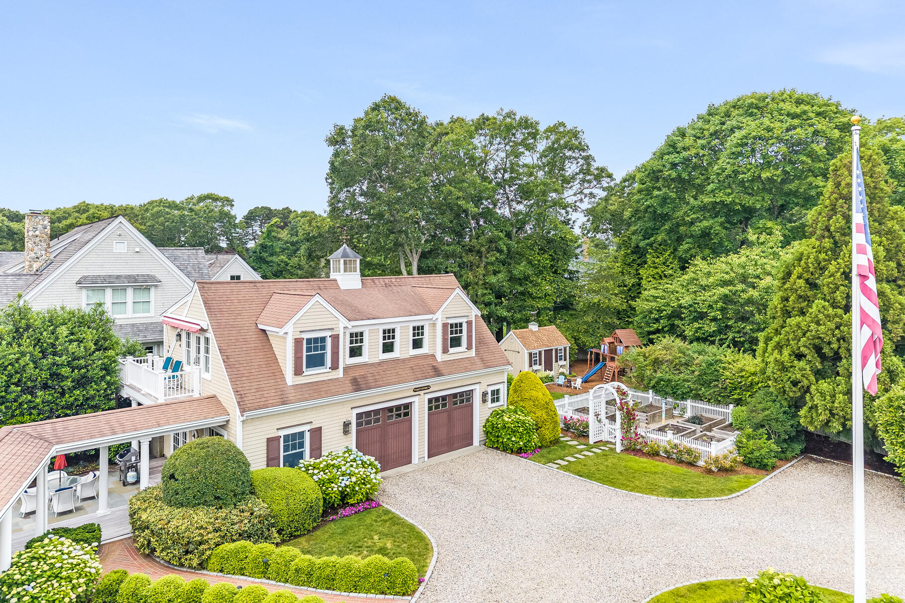 Osterville, Massachusetts 02655, United States, 5 Bedrooms Bedrooms, ,6 BathroomsBathrooms,Residential,Active,90699