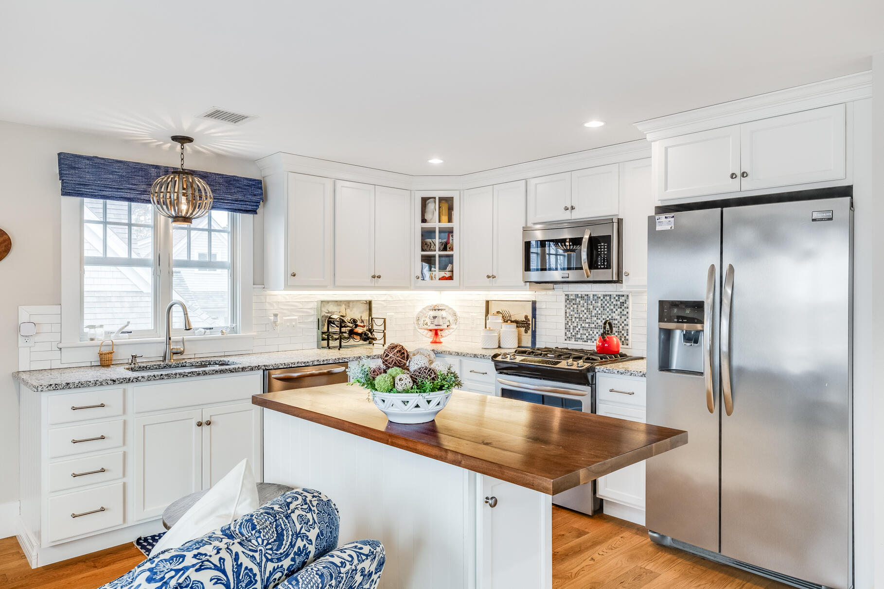 Osterville, Massachusetts 02655, United States, 5 Bedrooms Bedrooms, ,6 BathroomsBathrooms,Residential,Active,90699