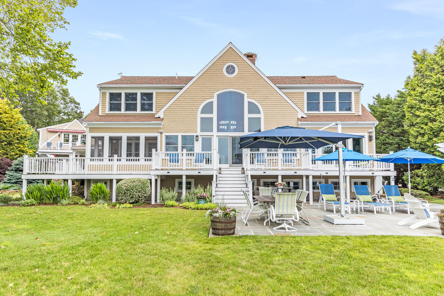 Osterville, Massachusetts 02655, United States, 5 Bedrooms Bedrooms, ,6 BathroomsBathrooms,Residential,Active,90699