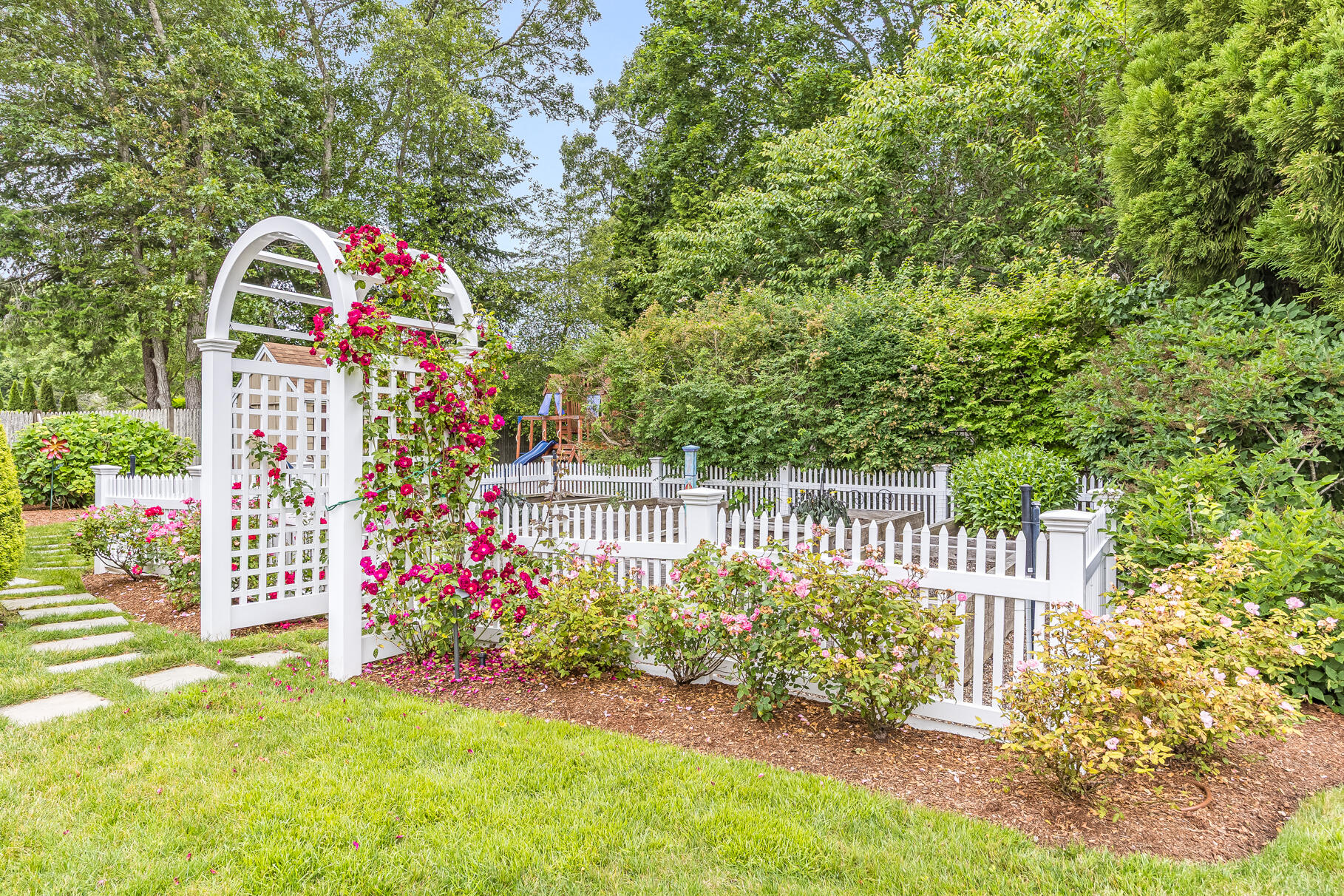 Osterville, Massachusetts 02655, United States, 5 Bedrooms Bedrooms, ,6 BathroomsBathrooms,Residential,Active,90699