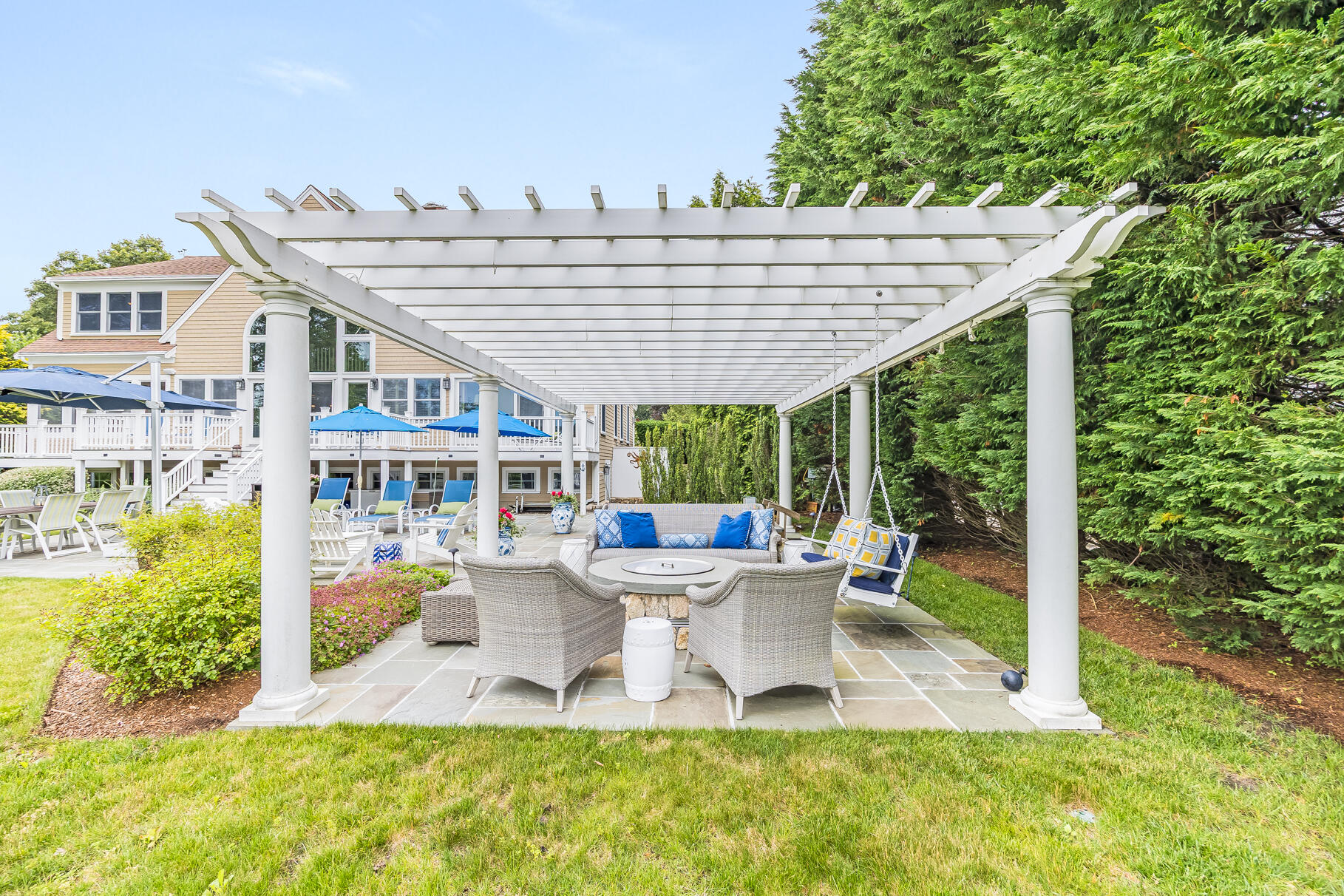 Osterville, Massachusetts 02655, United States, 5 Bedrooms Bedrooms, ,6 BathroomsBathrooms,Residential,Active,90699