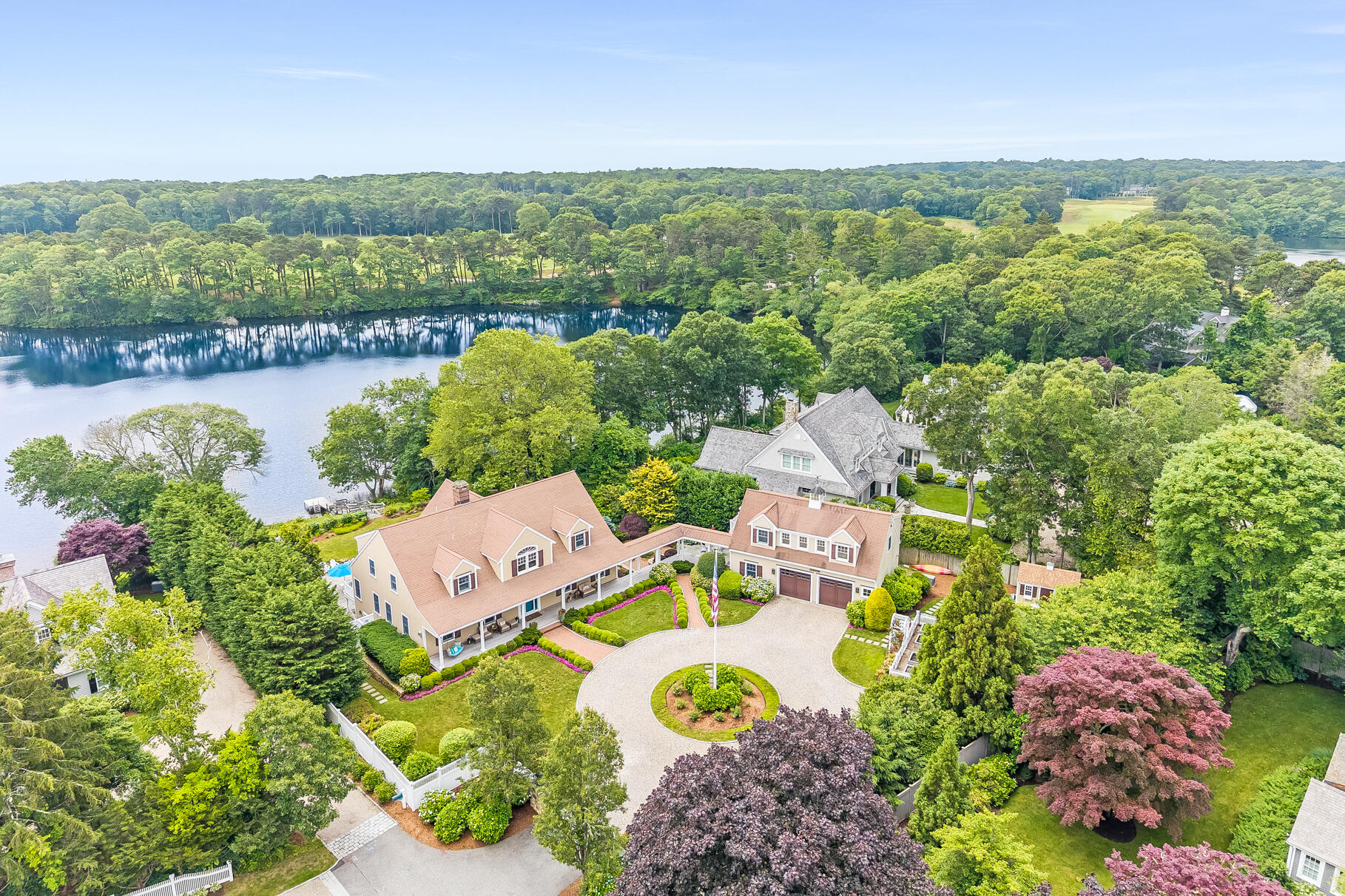 Osterville, Massachusetts 02655, United States, 5 Bedrooms Bedrooms, ,6 BathroomsBathrooms,Residential,Active,90699