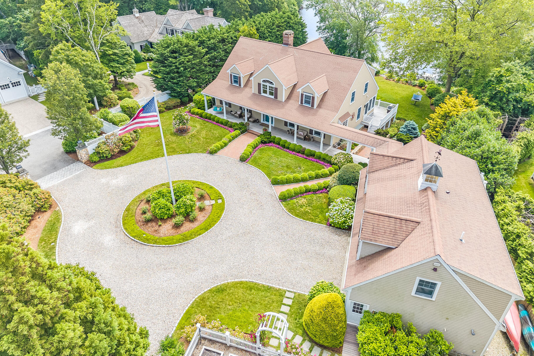 Osterville, Massachusetts 02655, United States, 5 Bedrooms Bedrooms, ,6 BathroomsBathrooms,Residential,Active,90699