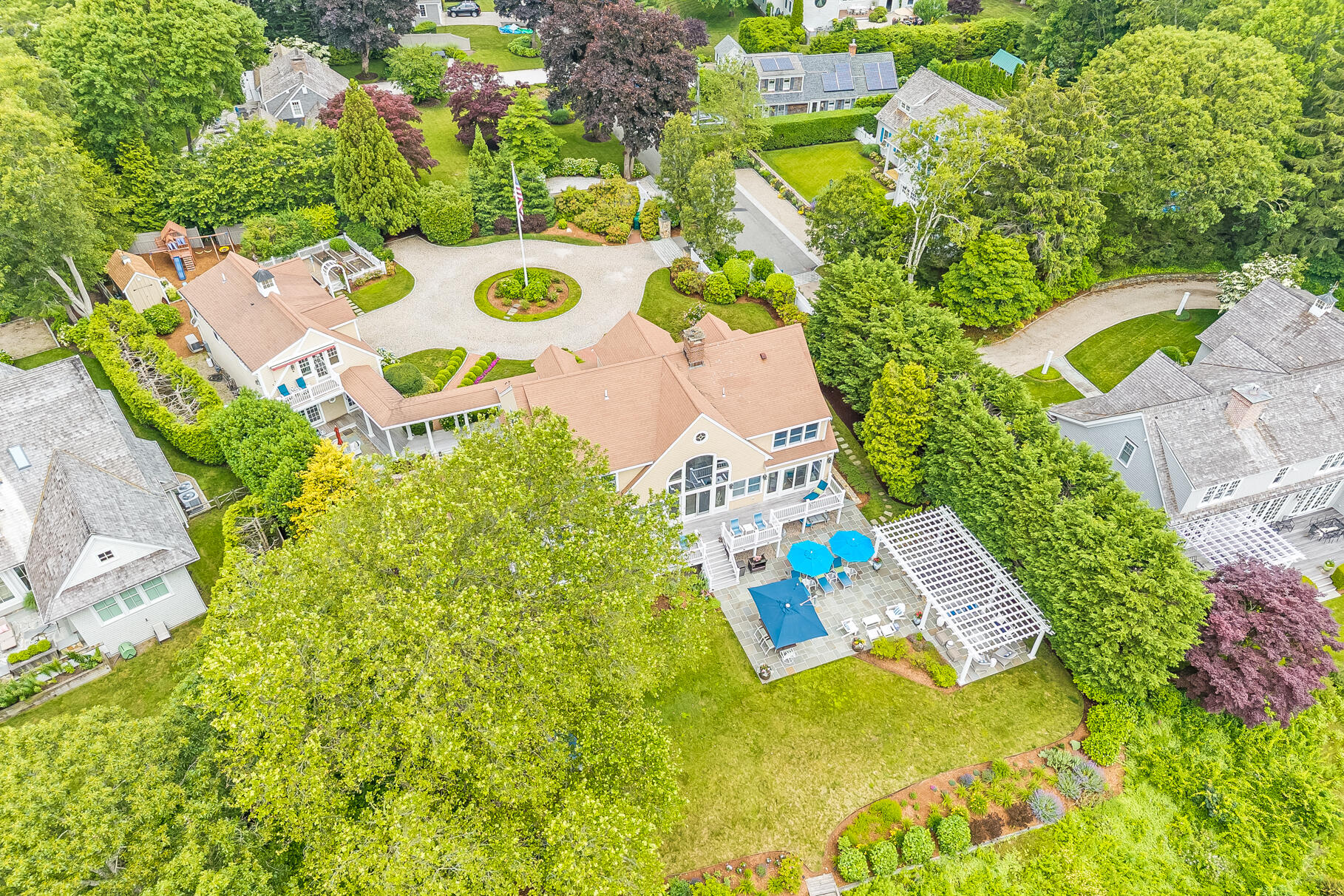 Osterville, Massachusetts 02655, United States, 5 Bedrooms Bedrooms, ,6 BathroomsBathrooms,Residential,Active,90699