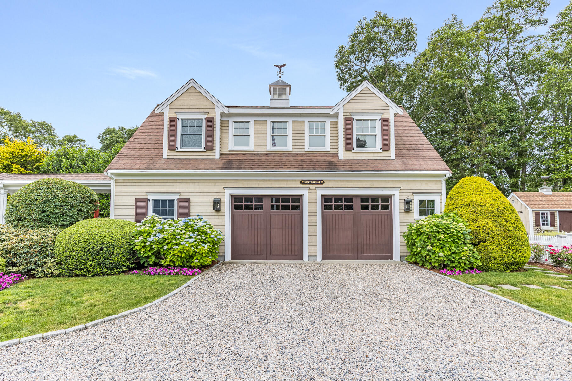 Osterville, Massachusetts 02655, United States, 5 Bedrooms Bedrooms, ,6 BathroomsBathrooms,Residential,Active,90699