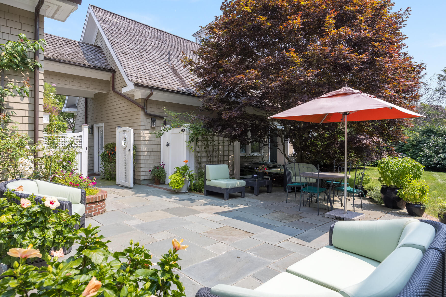 Osterville, Massachusetts 02655, United States, 5 Bedrooms Bedrooms, ,6 BathroomsBathrooms,Residential,Active,63682