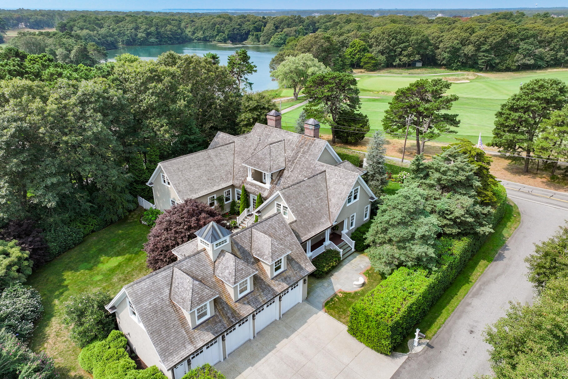 Osterville, Massachusetts 02655, United States, 5 Bedrooms Bedrooms, ,6 BathroomsBathrooms,Residential,Active,63682