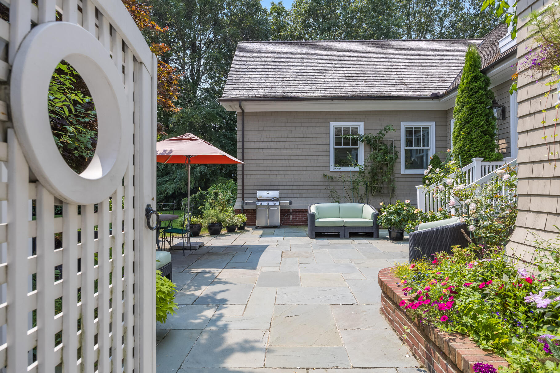 Osterville, Massachusetts 02655, United States, 5 Bedrooms Bedrooms, ,6 BathroomsBathrooms,Residential,Active,63682