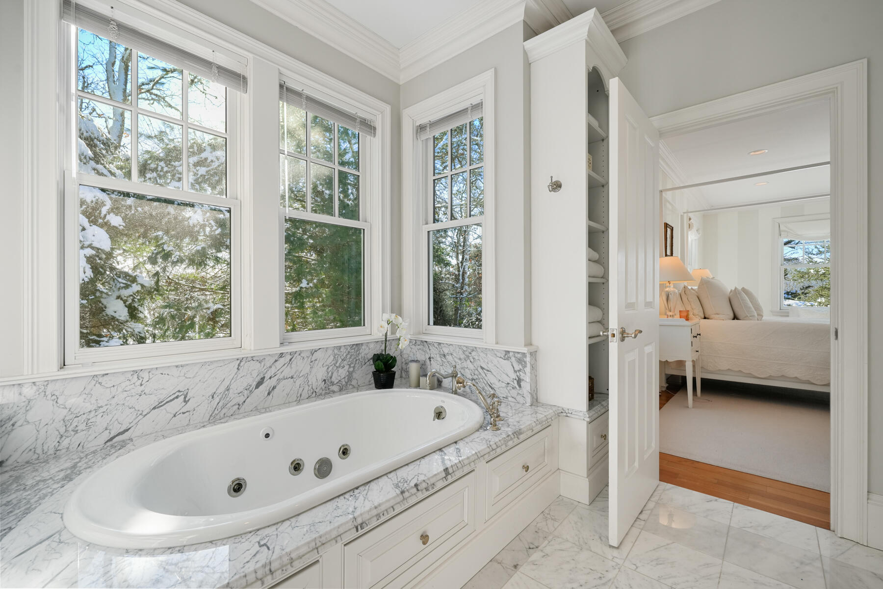 Osterville, Massachusetts 02655, United States, 5 Bedrooms Bedrooms, ,6 BathroomsBathrooms,Residential,Active,63682