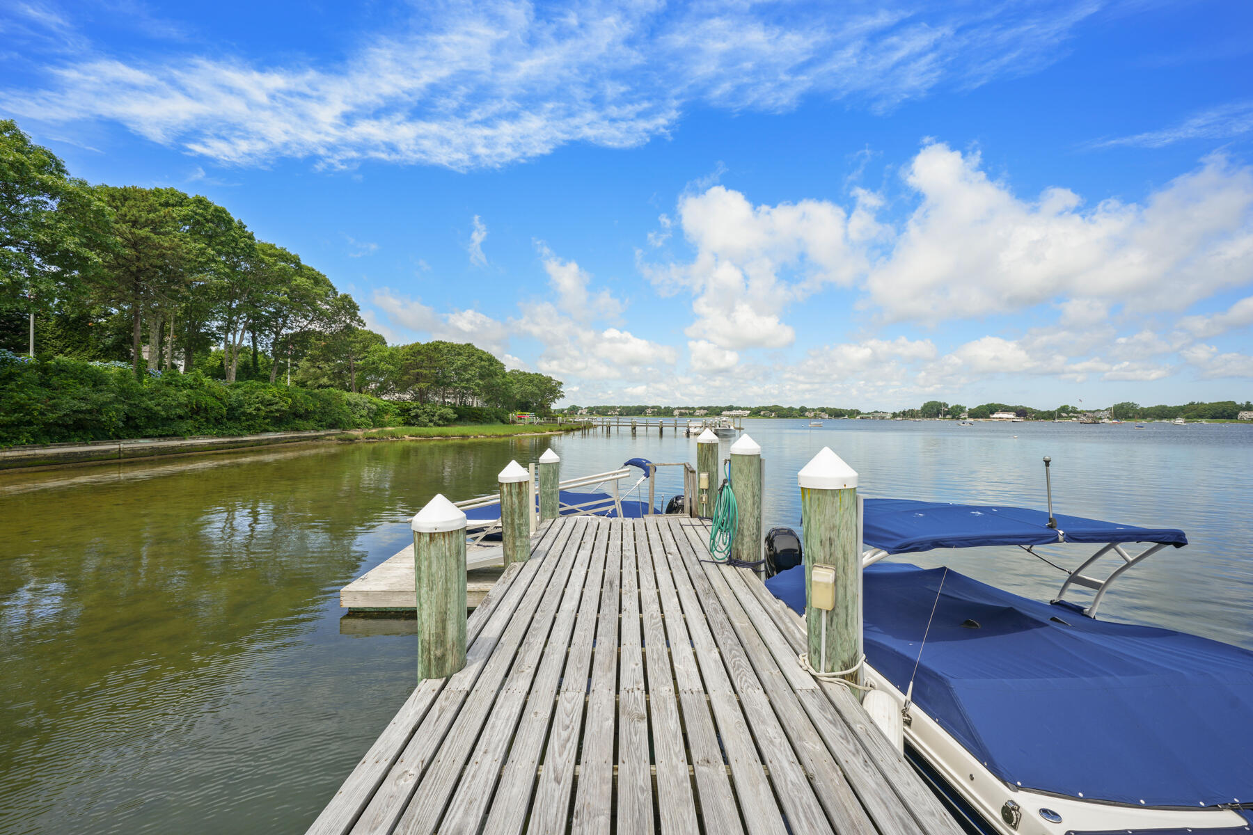 Osterville, Massachusetts 02655, United States, 5 Bedrooms Bedrooms, ,6 BathroomsBathrooms,Residential,Active,52979