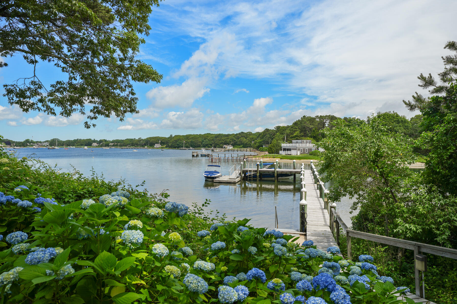Osterville, Massachusetts 02655, United States, 5 Bedrooms Bedrooms, ,6 BathroomsBathrooms,Residential,Active,52979