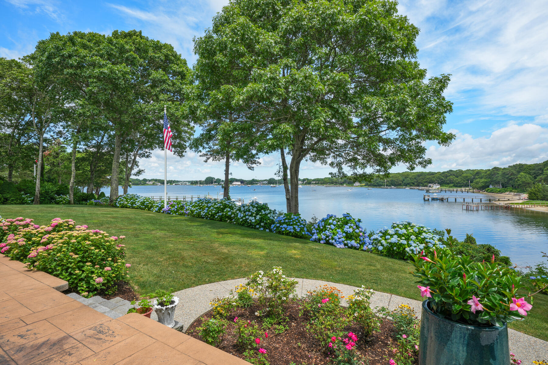 Osterville, Massachusetts 02655, United States, 5 Bedrooms Bedrooms, ,6 BathroomsBathrooms,Residential,Active,52979