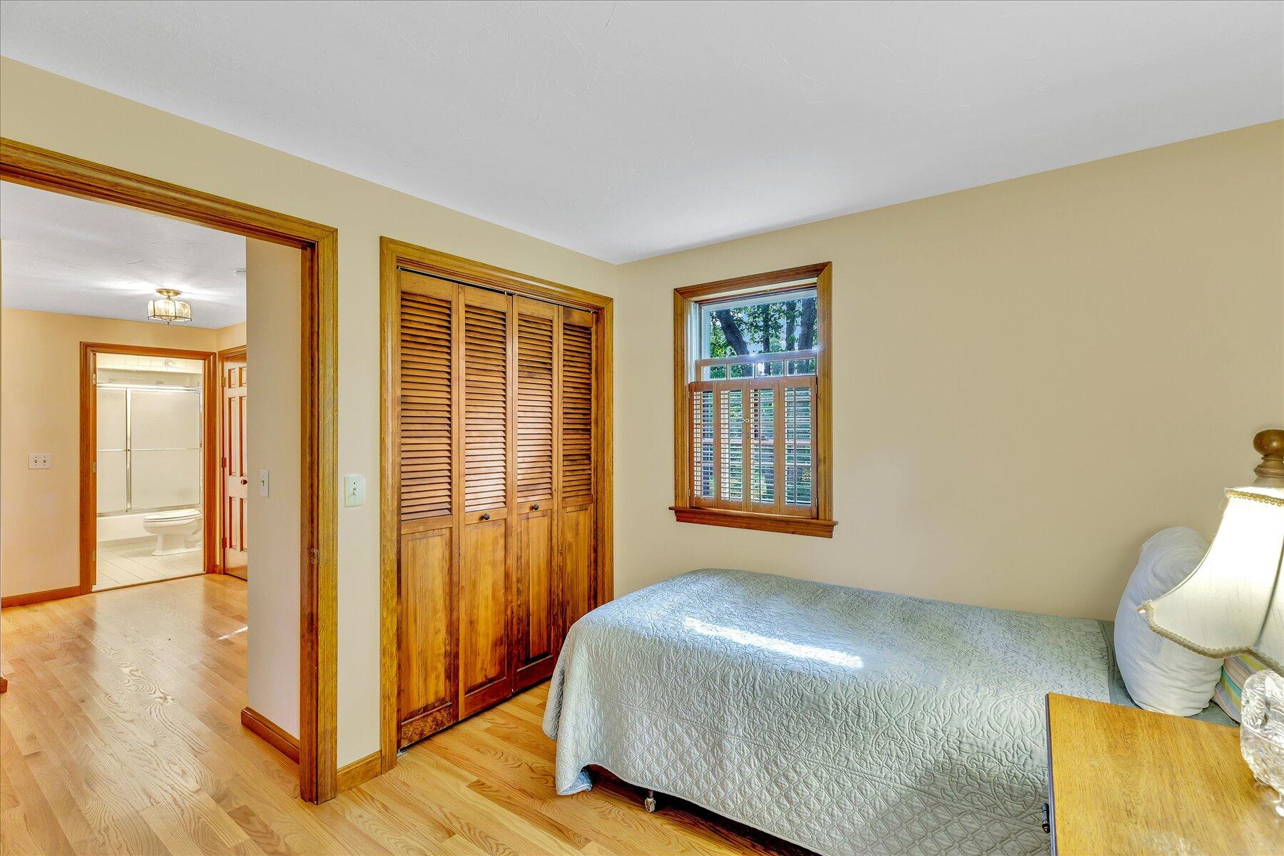 Sandwich, Massachusetts 02563, United States, 3 Bedrooms Bedrooms, ,2 BathroomsBathrooms,Residential,Active,220515