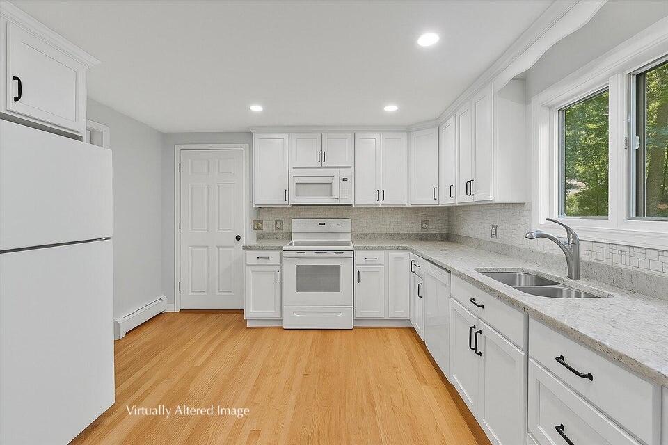 Sandwich, Massachusetts 02563, United States, 3 Bedrooms Bedrooms, ,2 BathroomsBathrooms,Residential,Active,220515