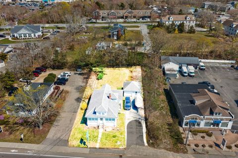 Photo of 83 Davis Straits, Falmouth, MA 02540 (MLS # 22601780)