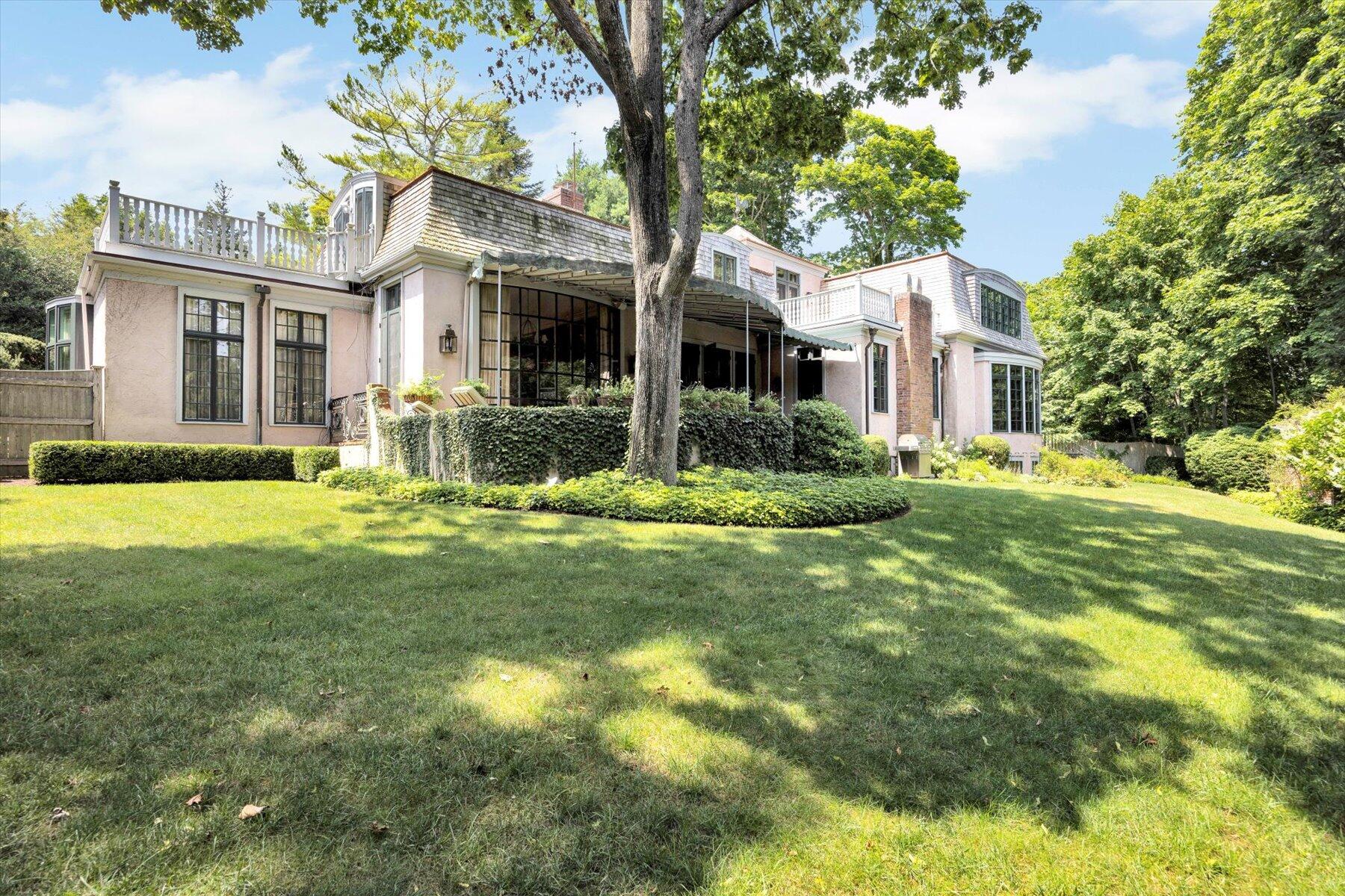 Cotuit, Massachusetts 02635, United States, 4 Bedrooms Bedrooms, ,5 BathroomsBathrooms,Residential,Active,49035