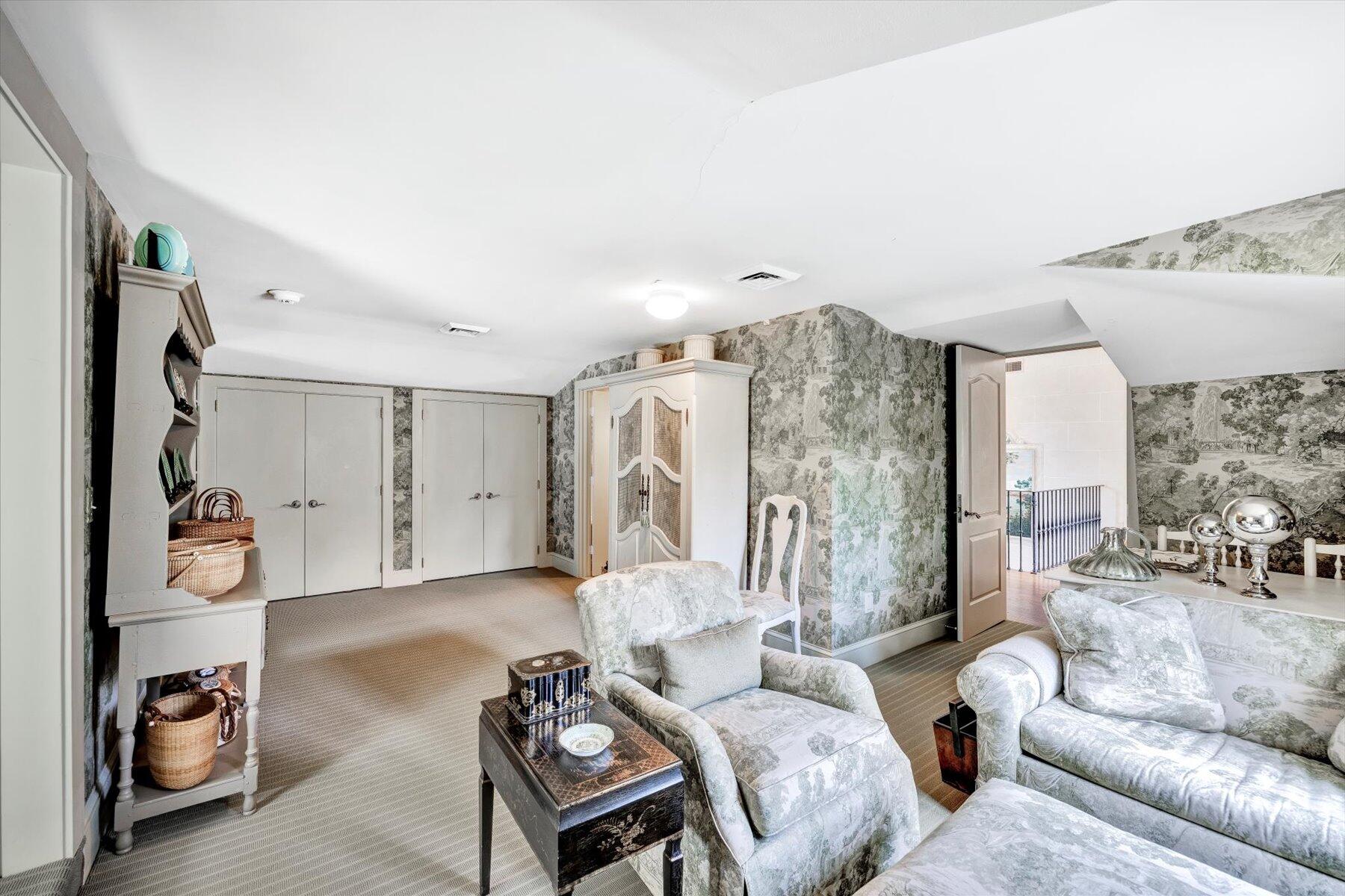 Cotuit, Massachusetts 02635, United States, 4 Bedrooms Bedrooms, ,5 BathroomsBathrooms,Residential,Active,49035