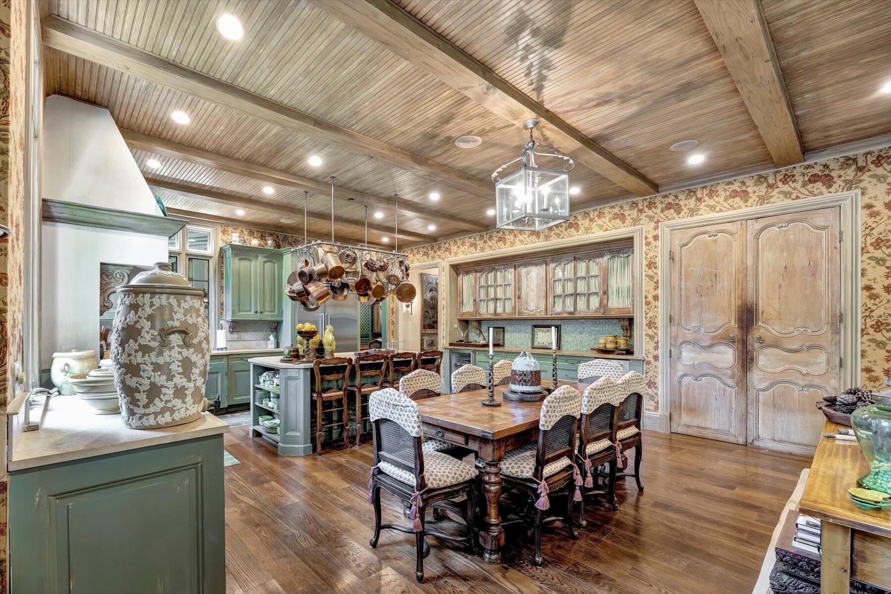 Cotuit, Massachusetts 02635, United States, 4 Bedrooms Bedrooms, ,5 BathroomsBathrooms,Residential,Active,49035