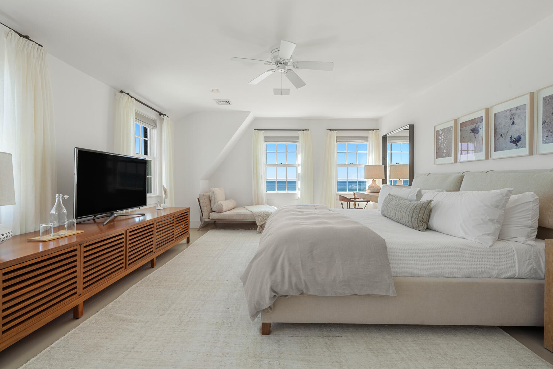 Hyannis Port, Massachusetts 02647, United States, 8 Bedrooms Bedrooms, ,6 BathroomsBathrooms,Residential,Active,110329