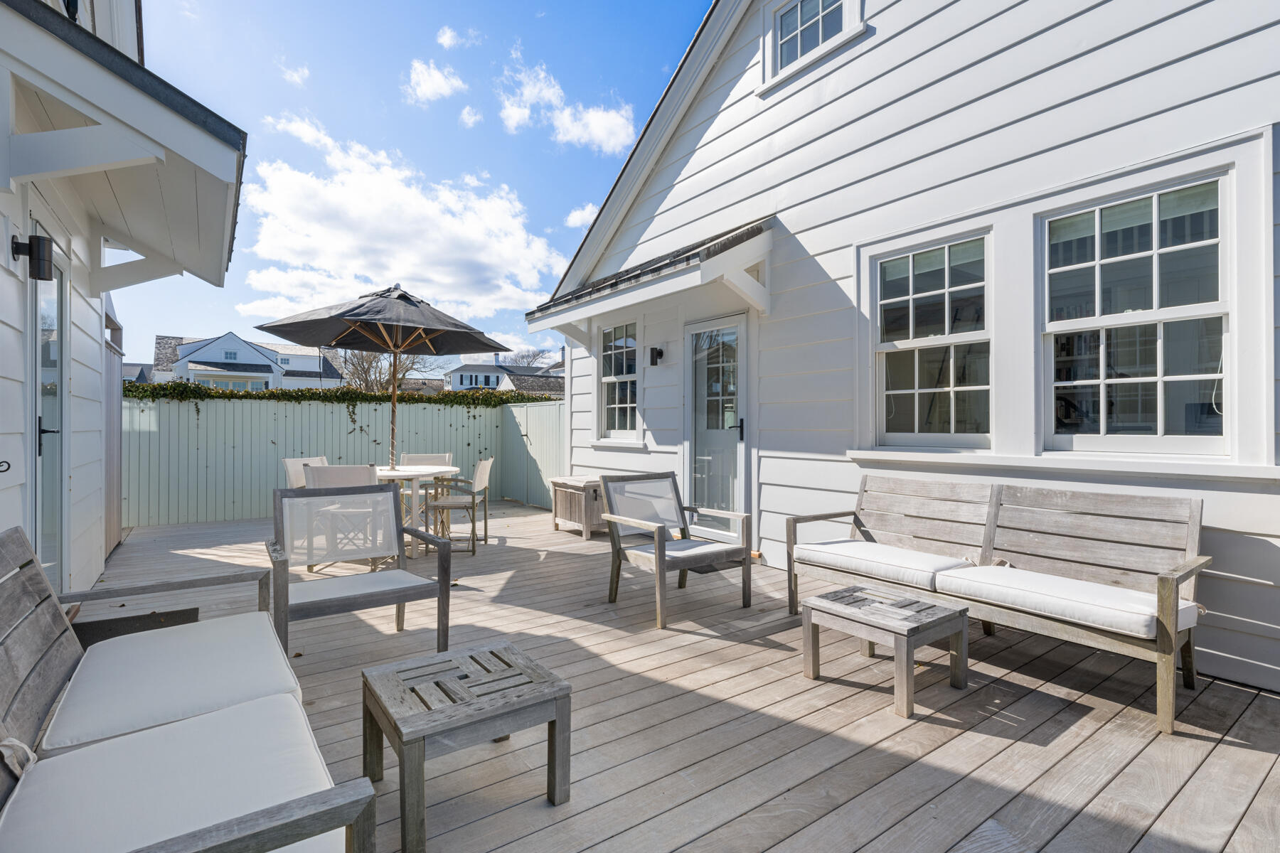 Hyannis Port, Massachusetts 02647, United States, 8 Bedrooms Bedrooms, ,6 BathroomsBathrooms,Residential,Active,110329