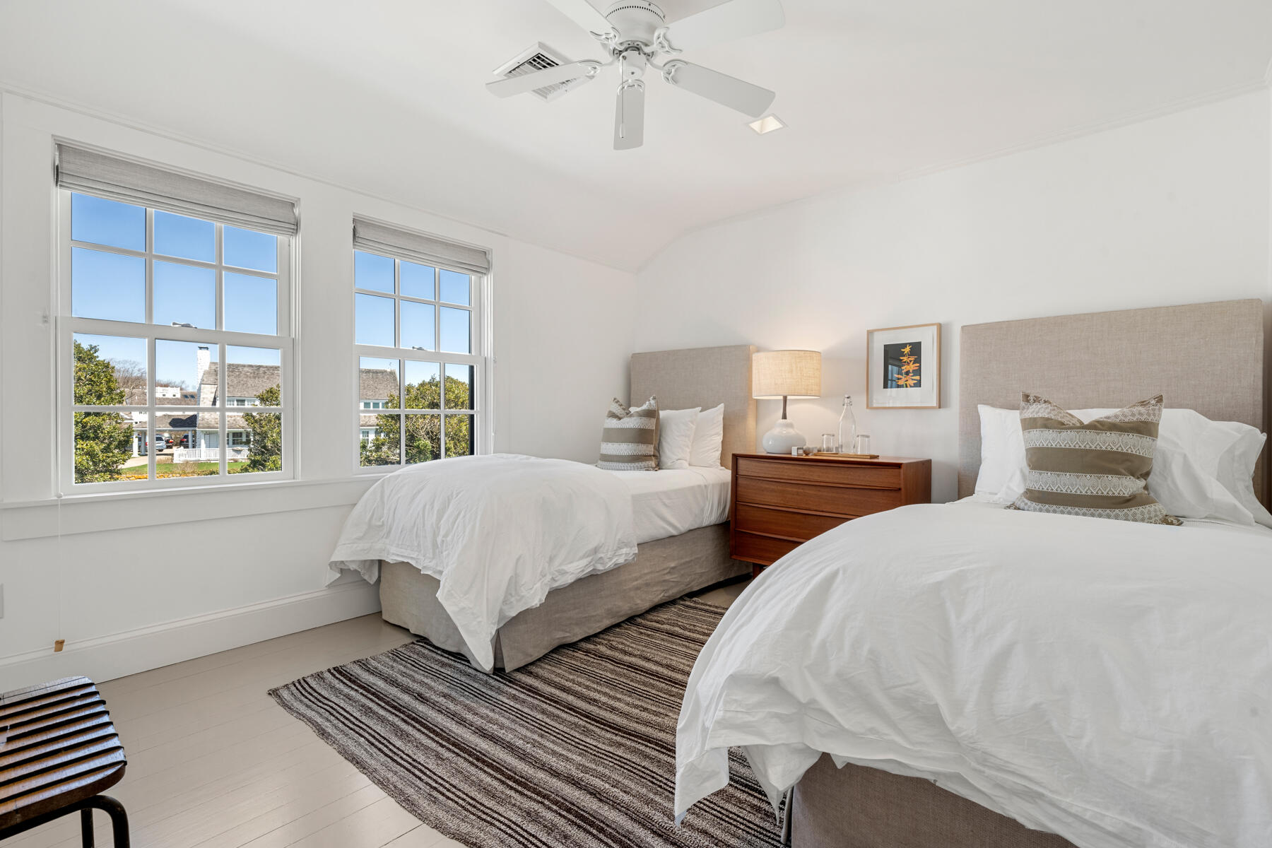 Hyannis Port, Massachusetts 02647, United States, 8 Bedrooms Bedrooms, ,6 BathroomsBathrooms,Residential,Active,110329